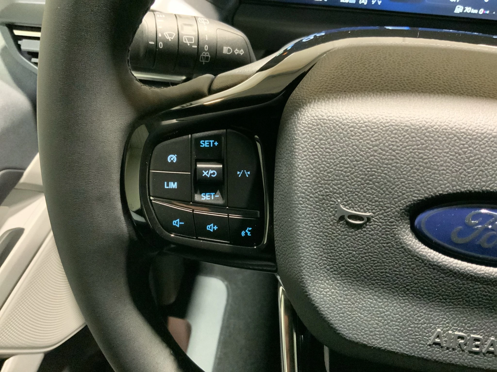 Ford Tourneo Custom Trend 2.0 EcoBlue 100kW 320 L1 Van. 4-türig
