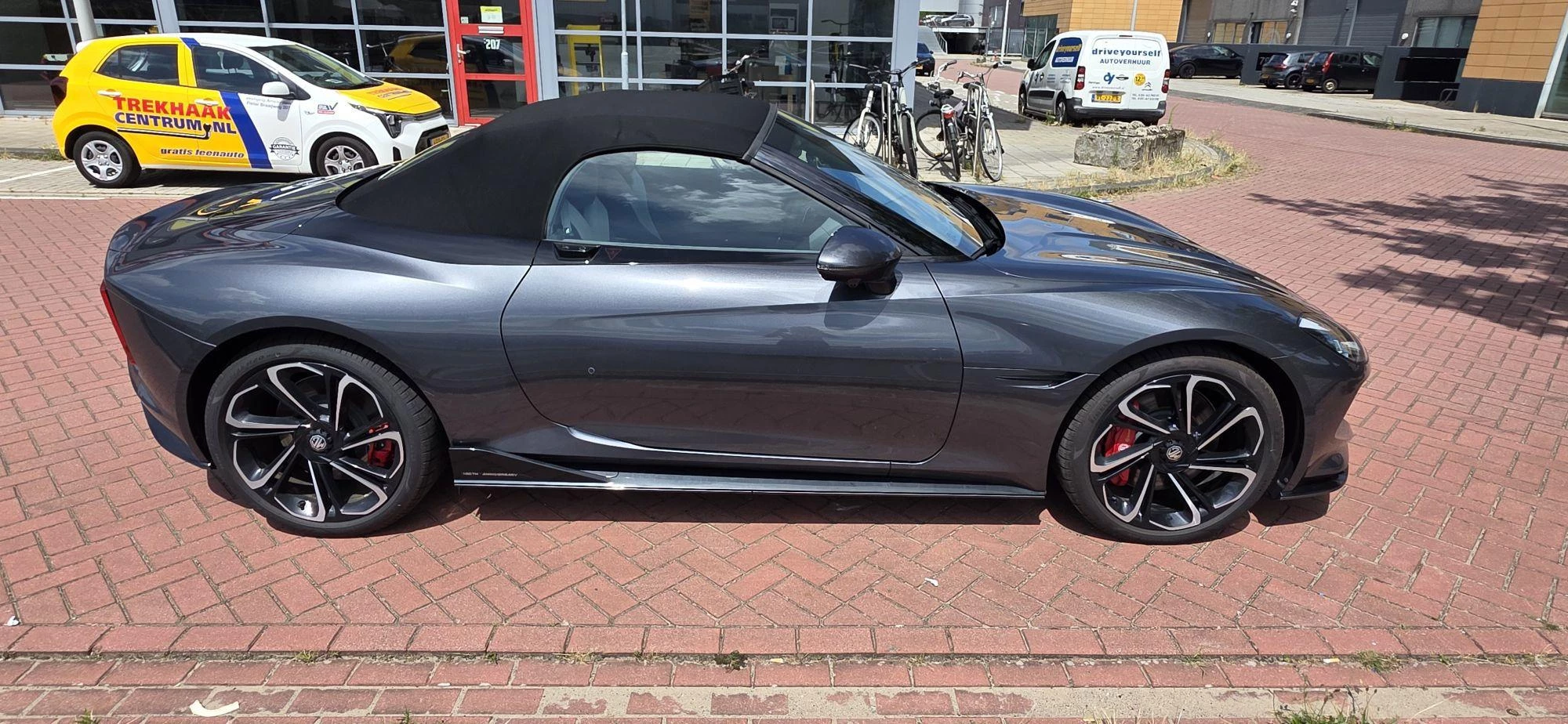 MG Cyberster GT 77kWh