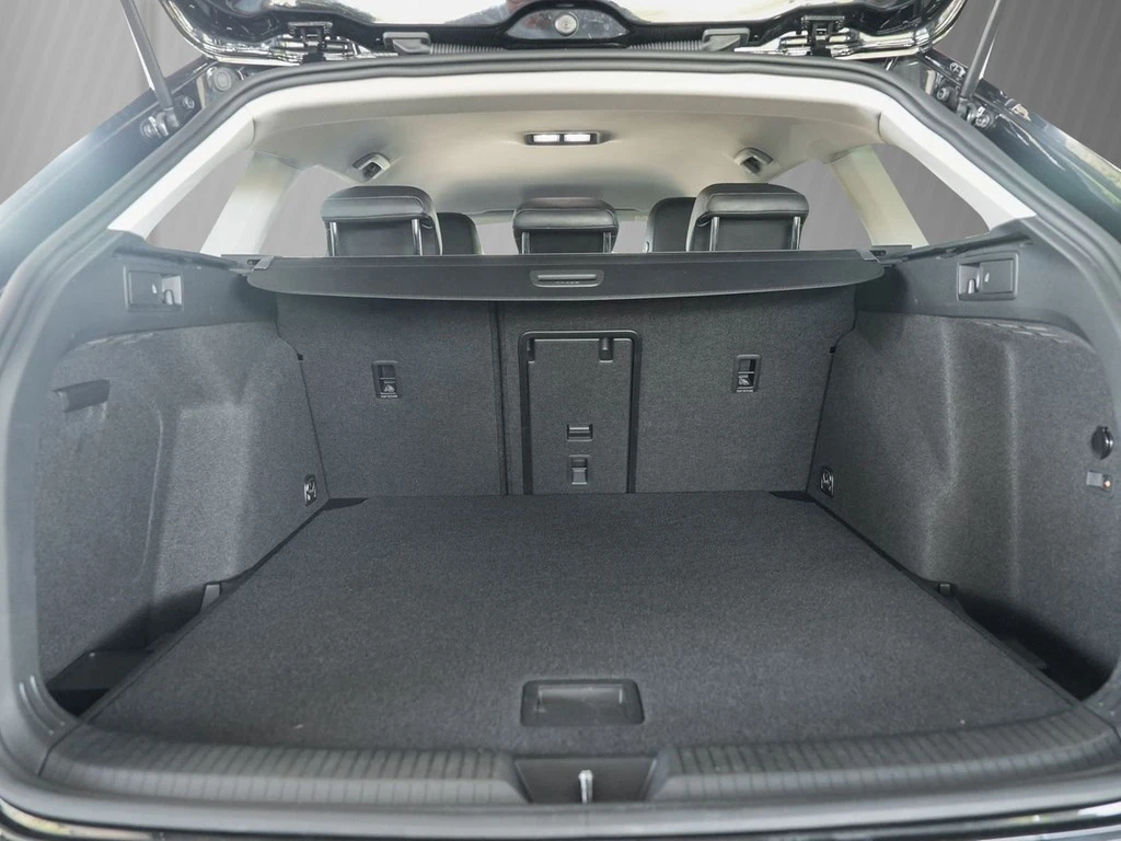 Volkswagen-Golf-image-5