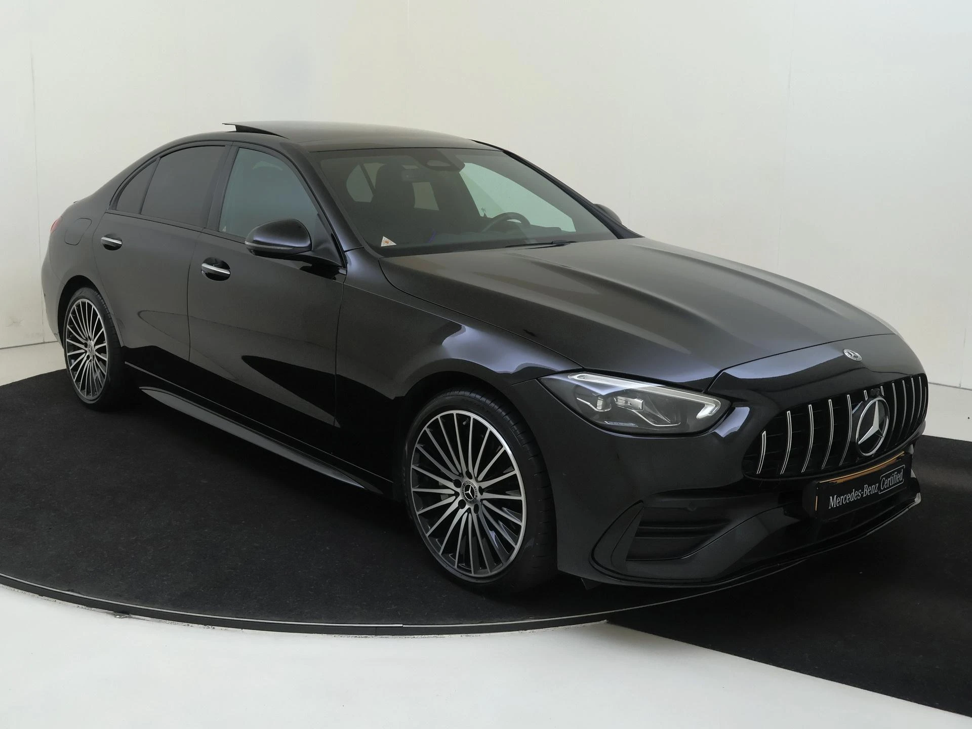 Mercedes-Benz-C-Klasse-image-1