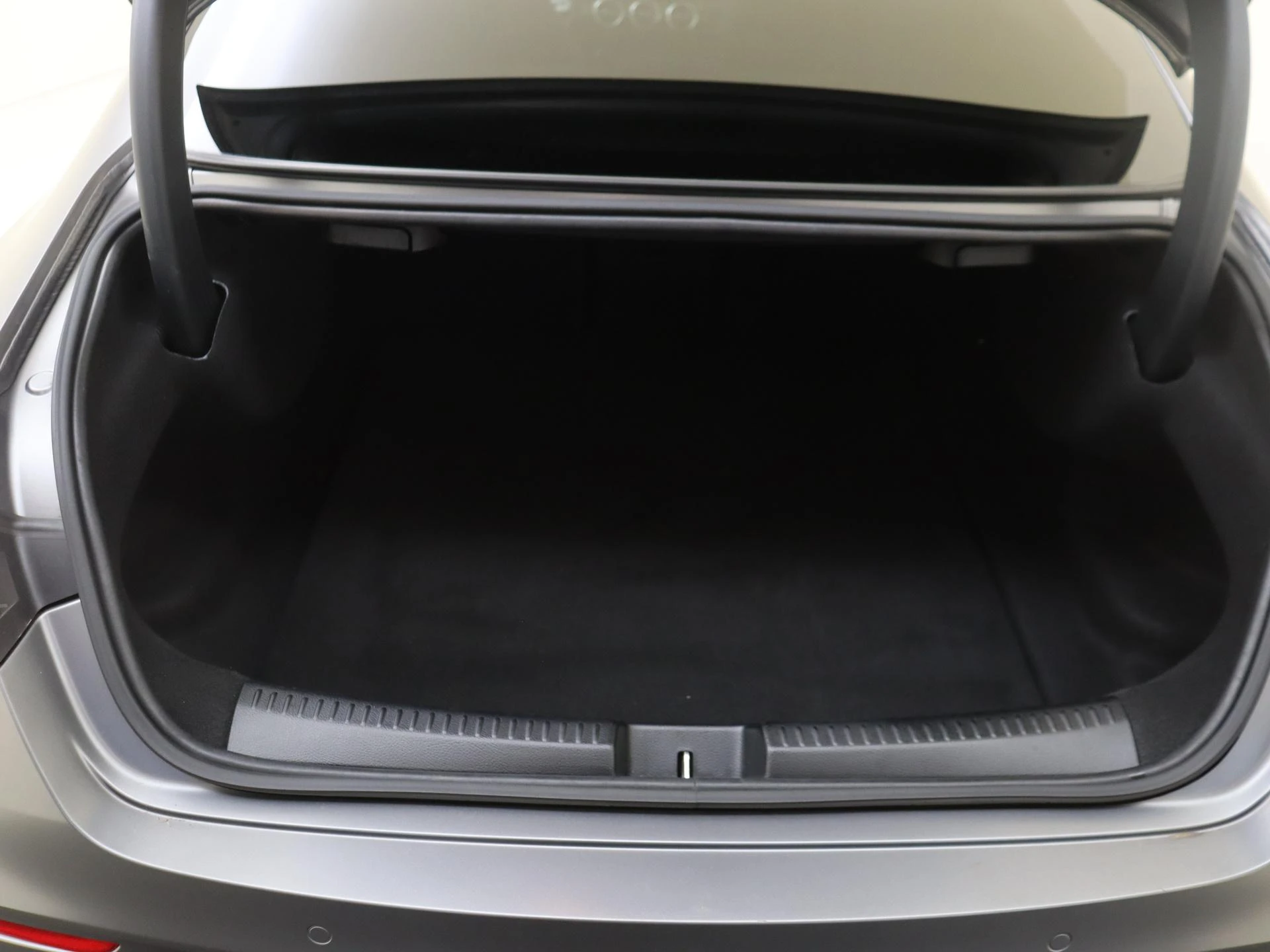 Mercedes-Benz-CLA-image-30