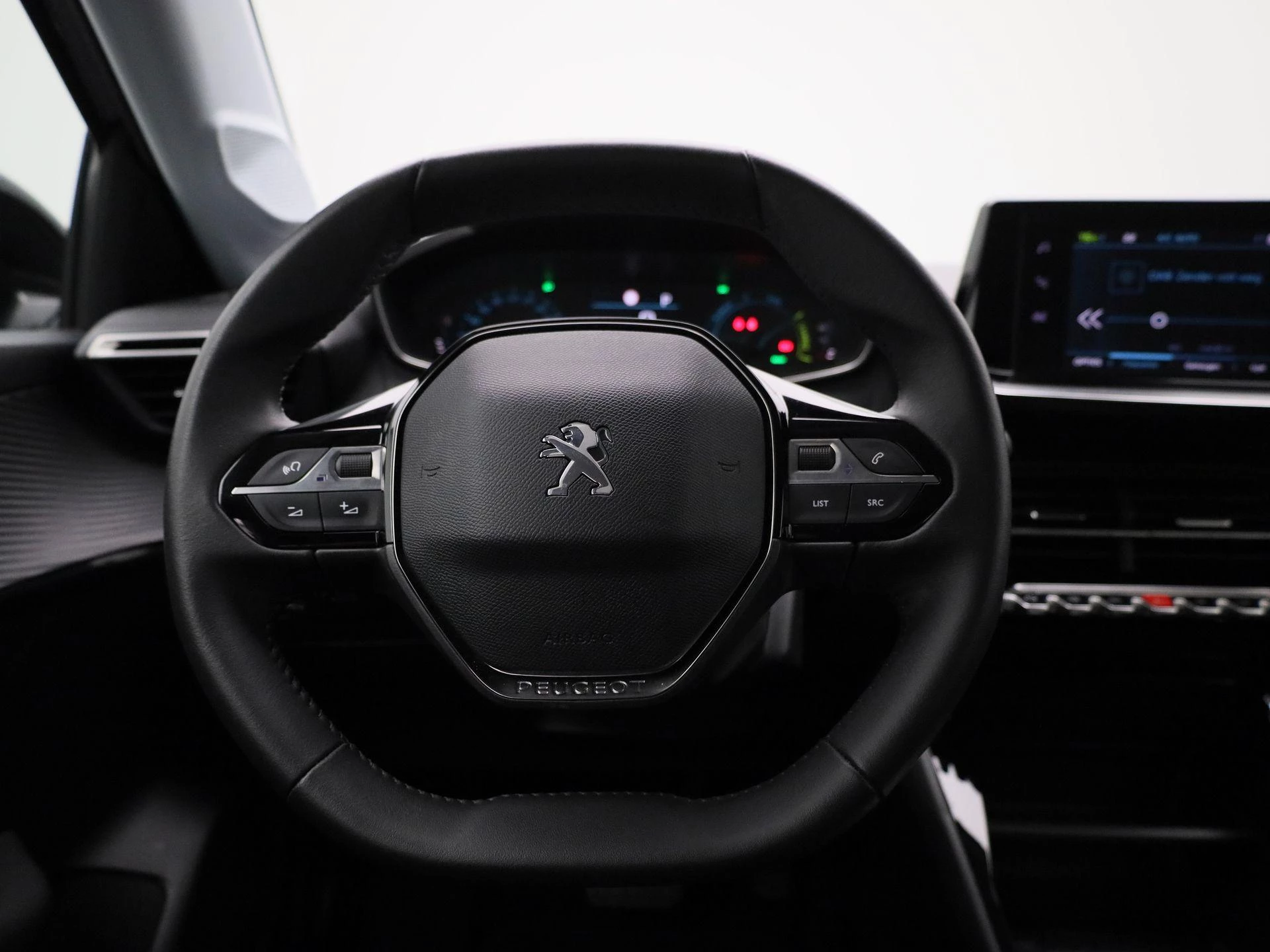 Peugeot-e-208-image-6