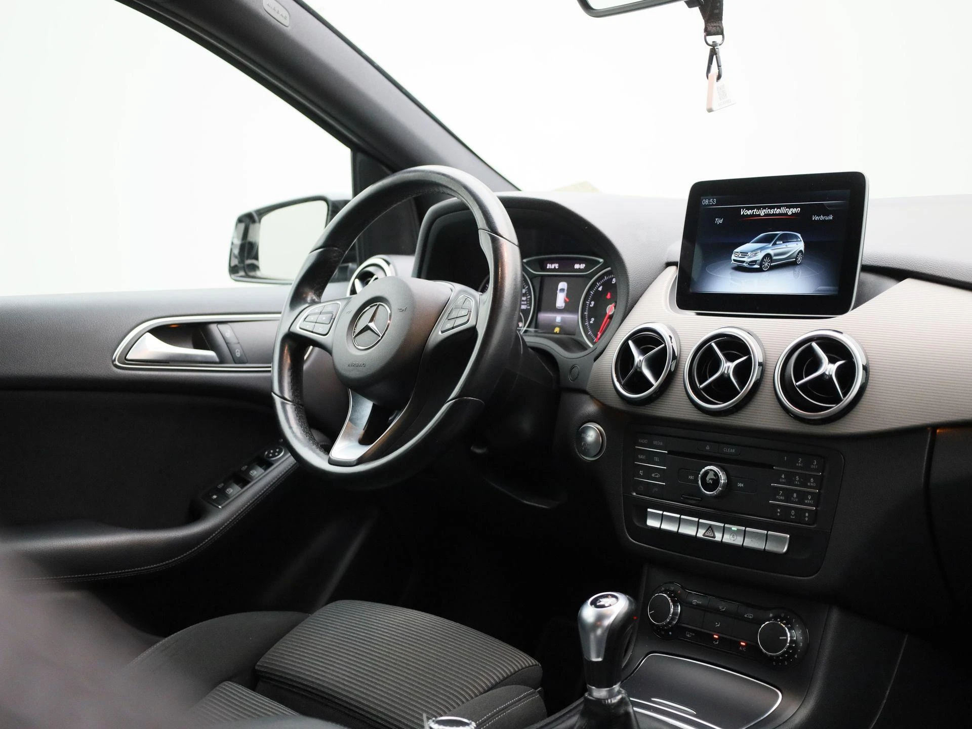 Mercedes-Benz-B-Klasse-image-31