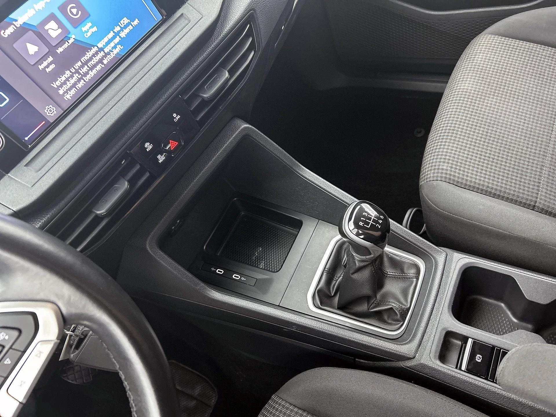Volkswagen-Caddy-image-11