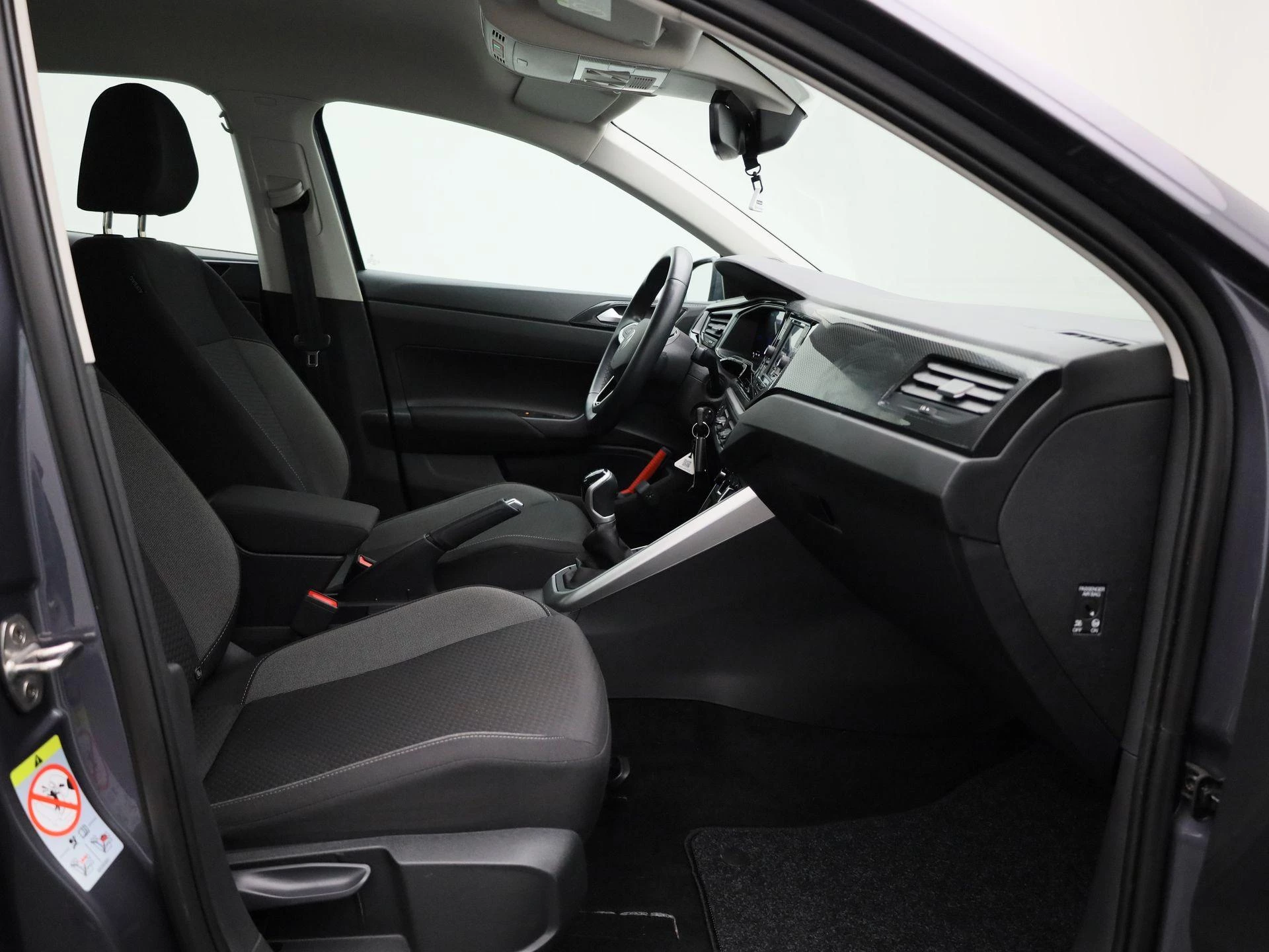 Volkswagen-Polo-image-28