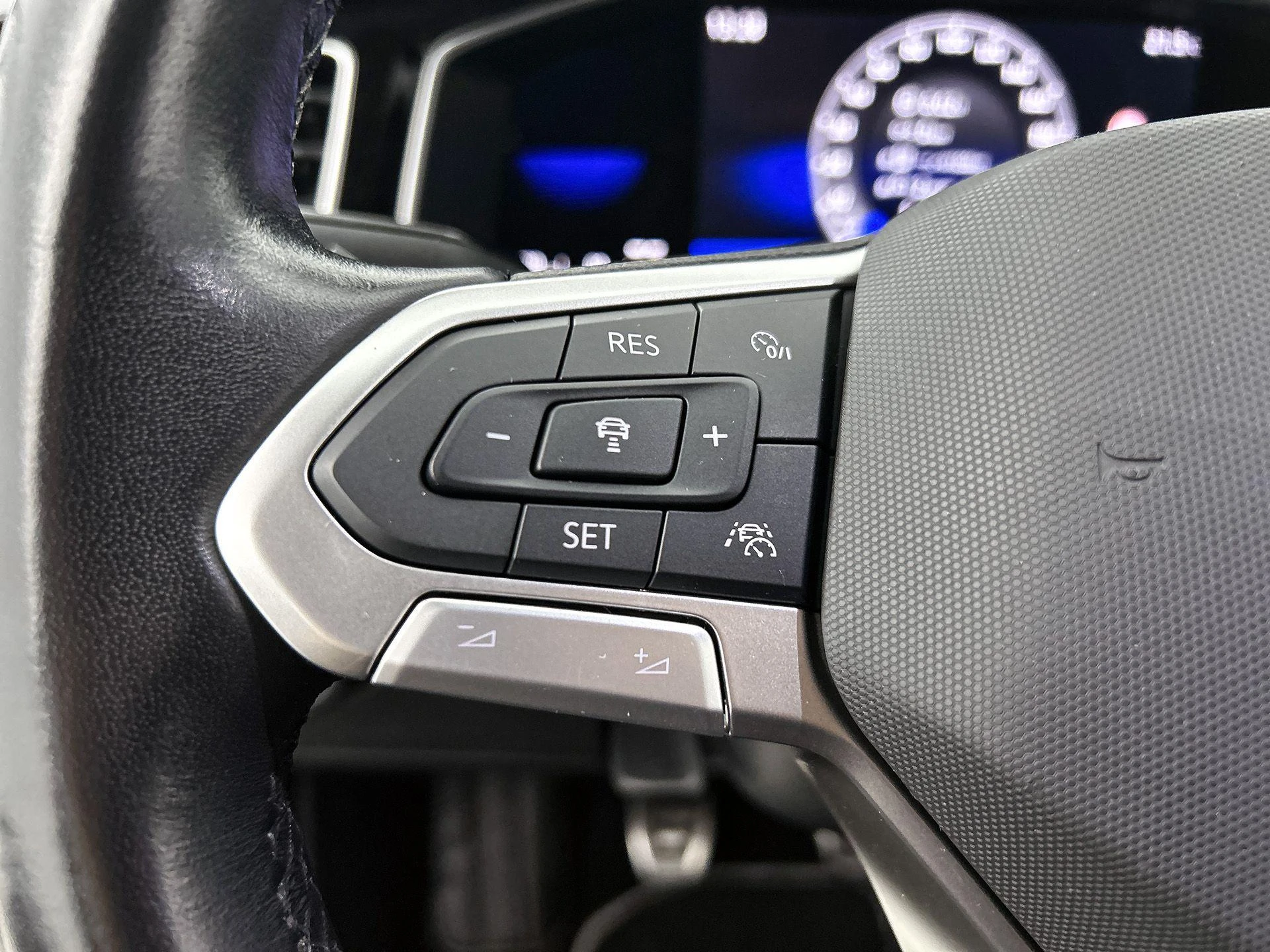 Volkswagen-Polo-image-34