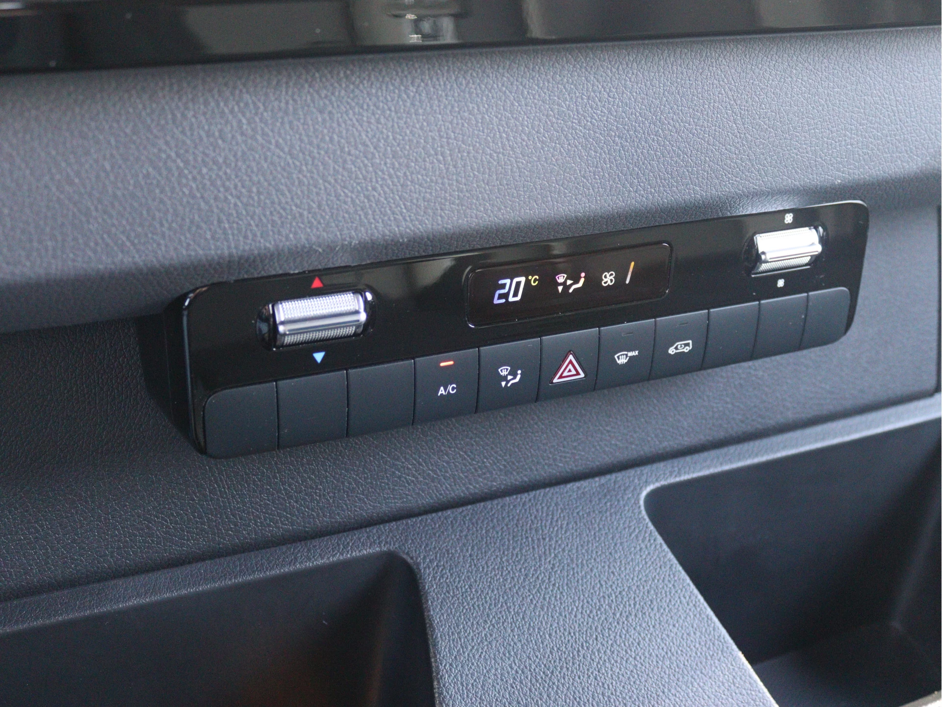 Mercedes-Benz-Sprinter-image-12