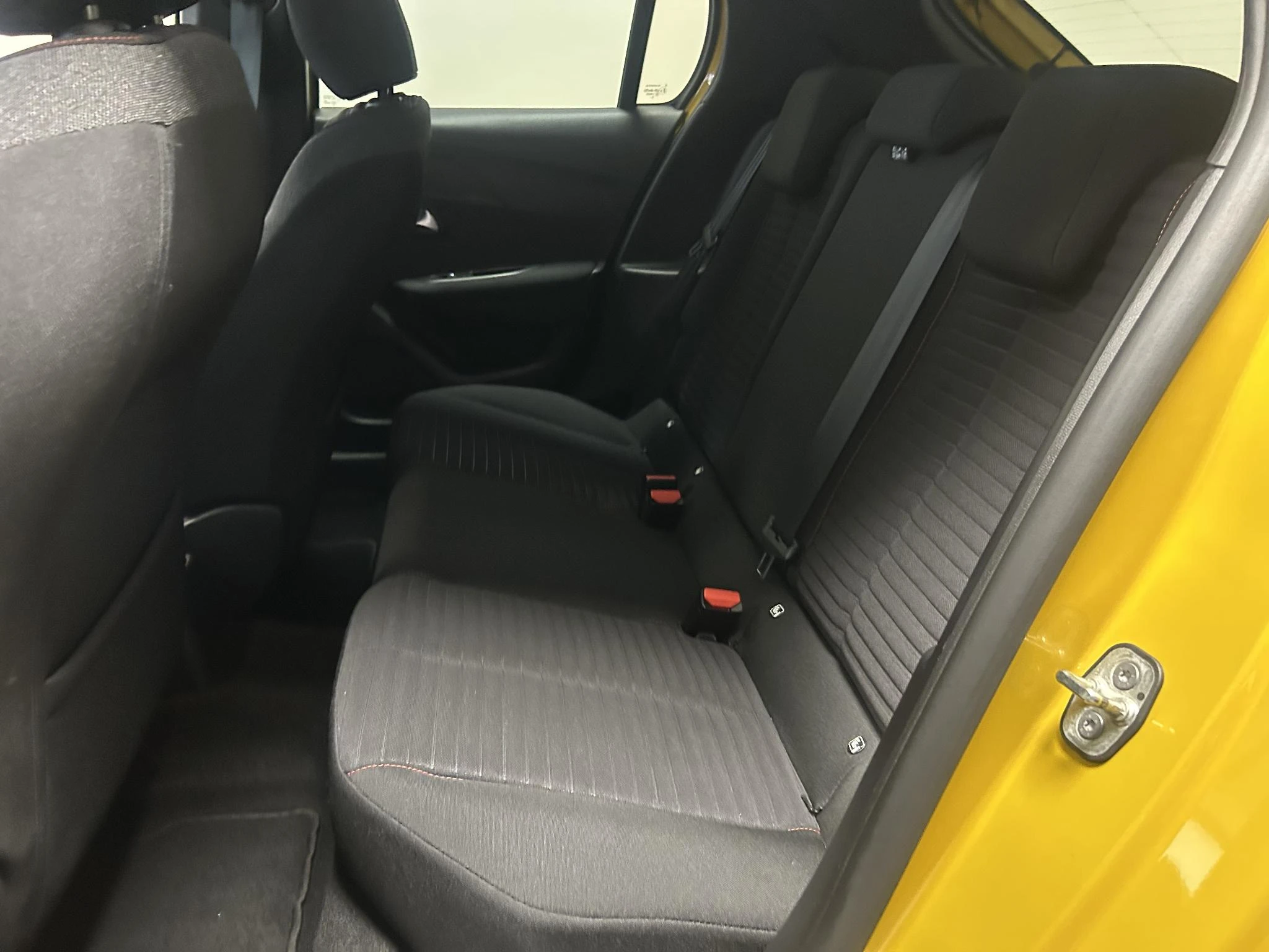 Peugeot-208-image-17