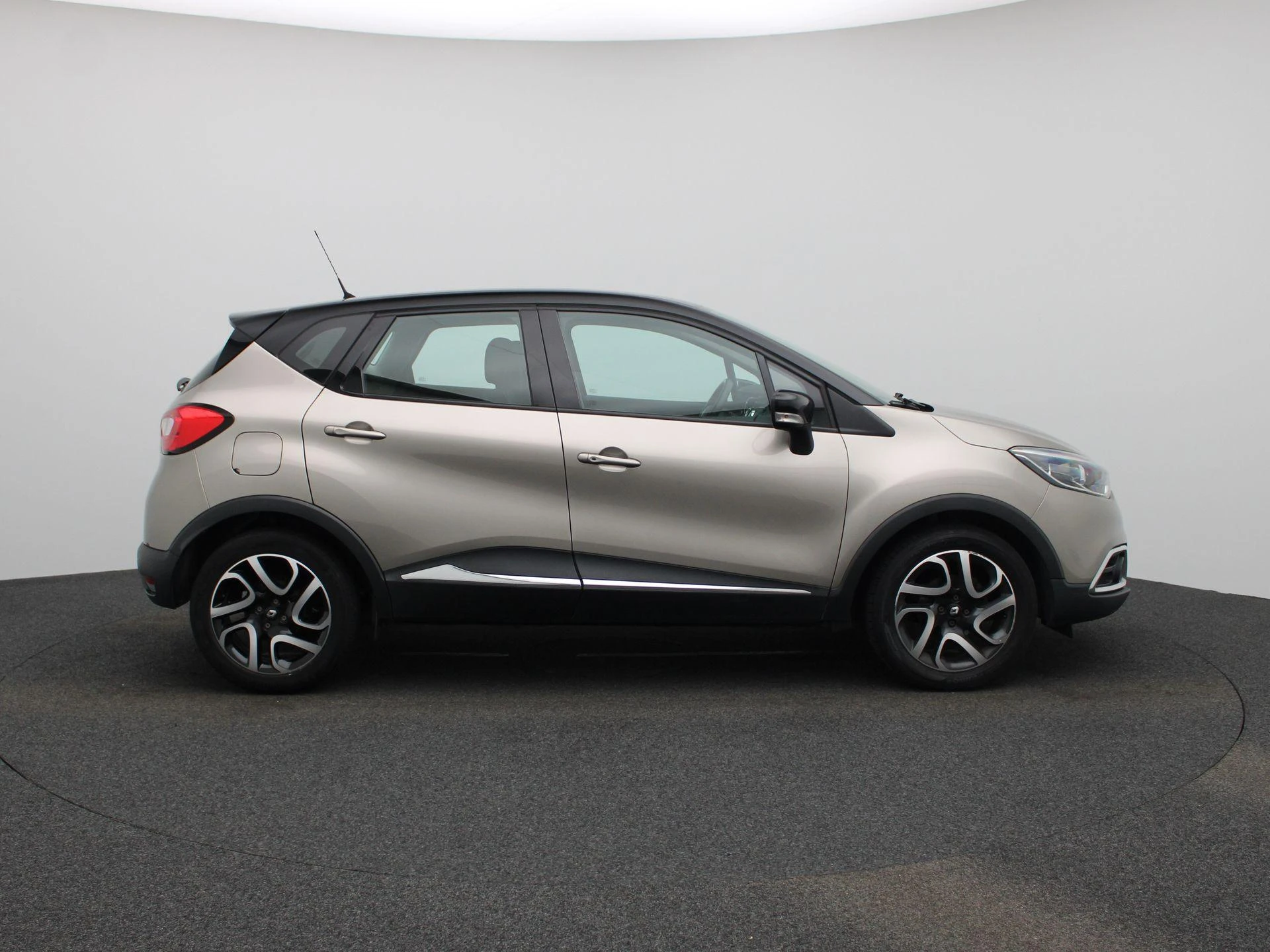 Renault-Captur-image-6