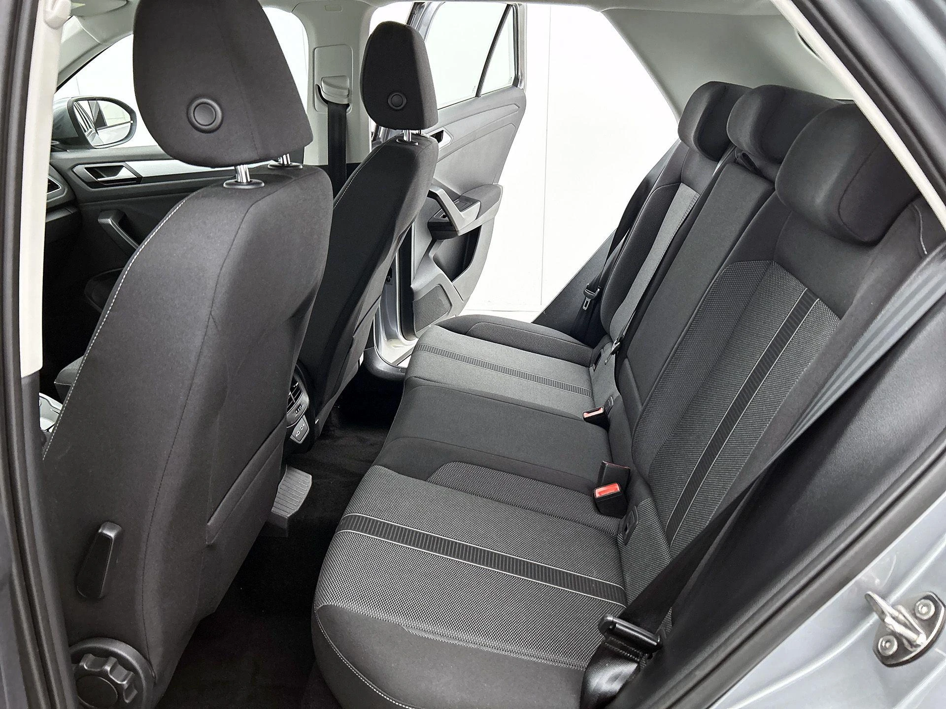 Volkswagen-T-Roc-image-25