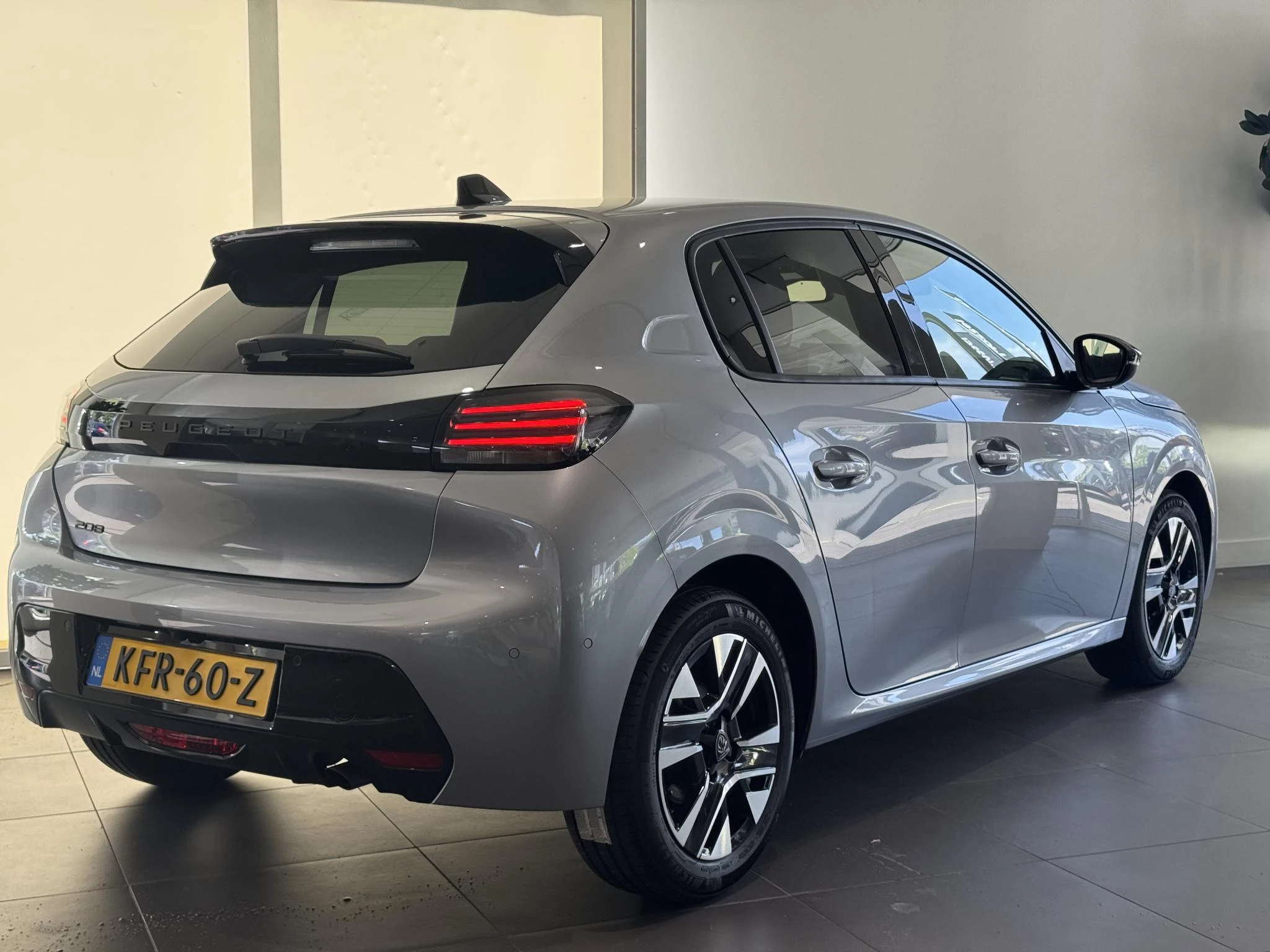 Peugeot 208 1.2 PureTech 100 Allure