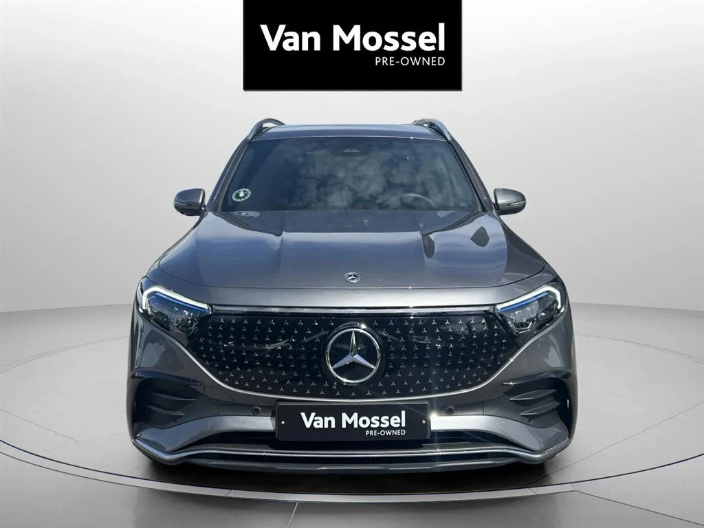 Mercedes-Benz-EQB-image-1