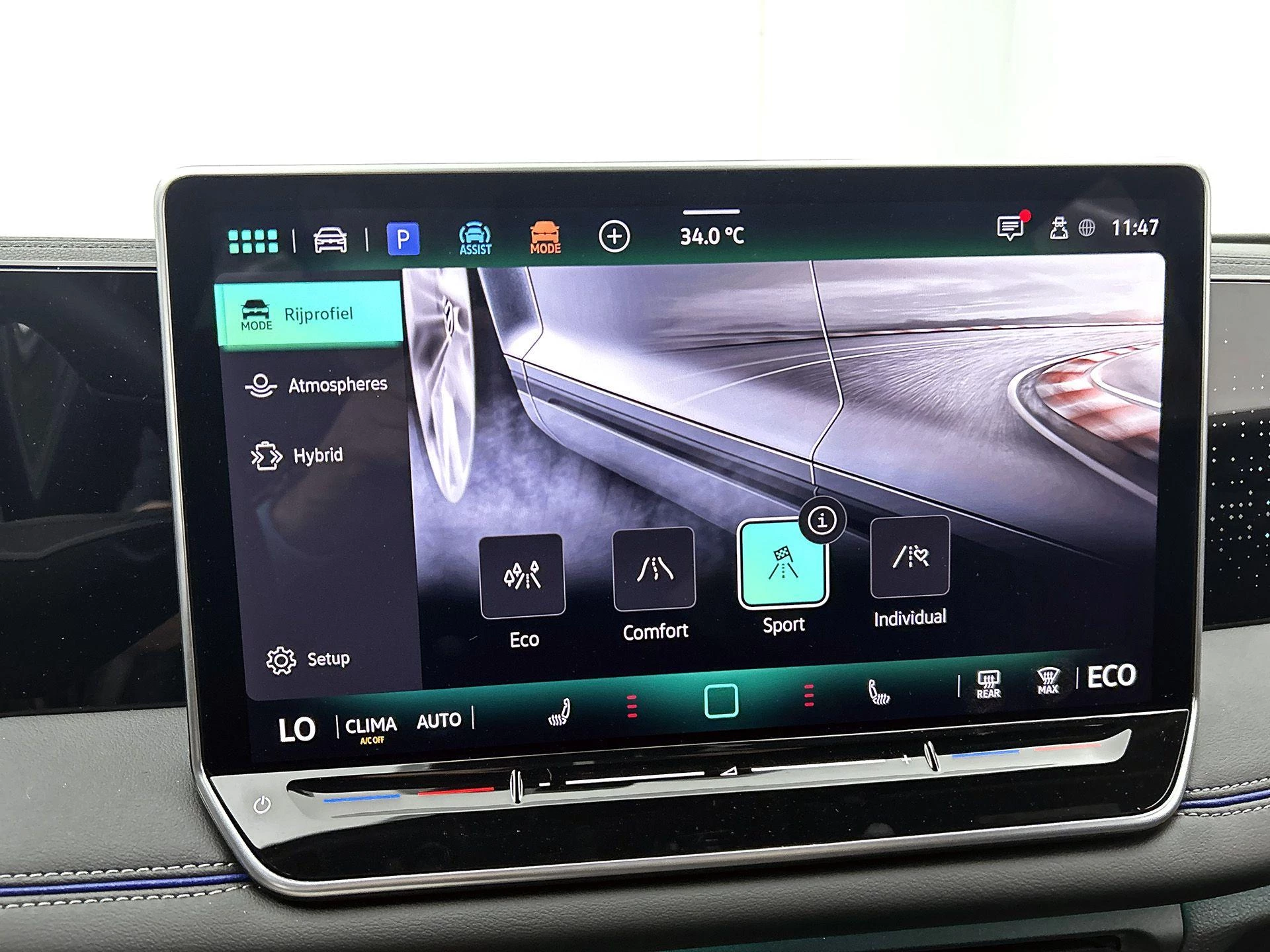 Volkswagen-Tiguan-image-13