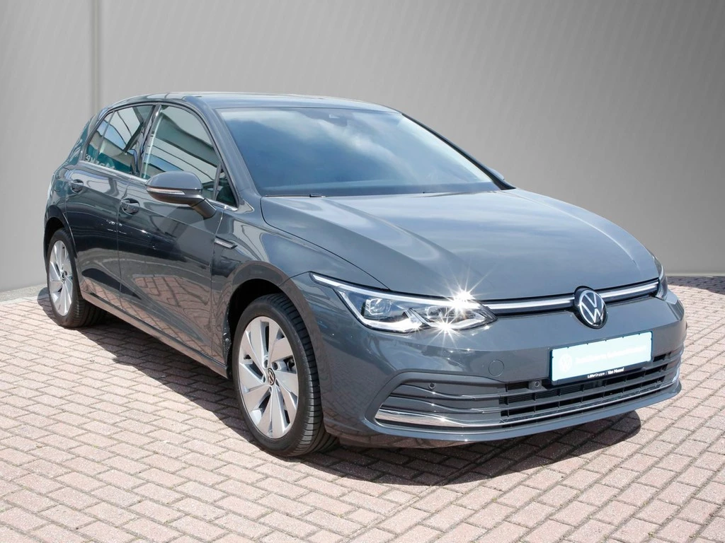 Volkswagen Golf VIII Lim 1.5 eTSI DSG Style 17" ACC LED