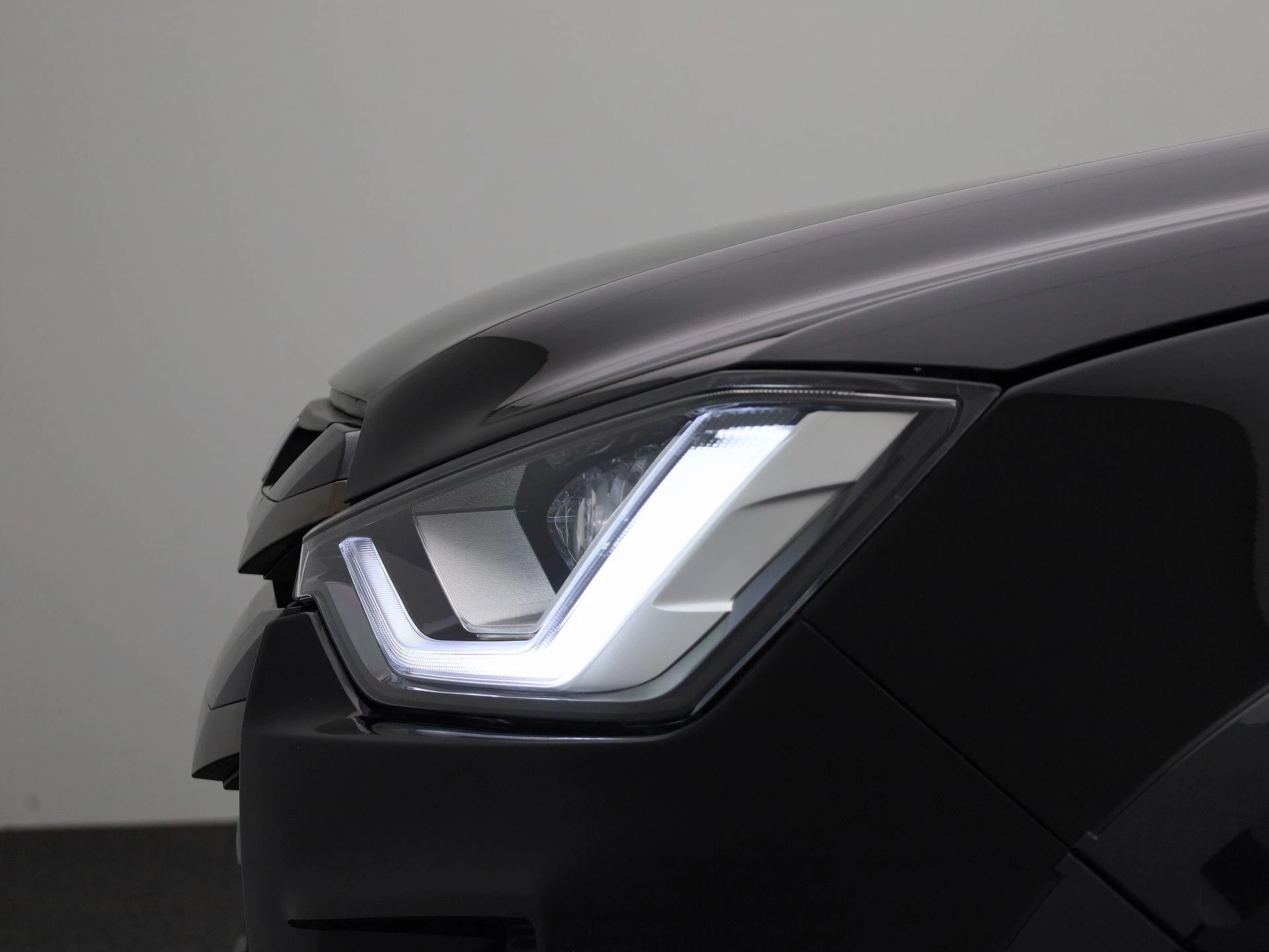 Isuzu-D-Max-image-19