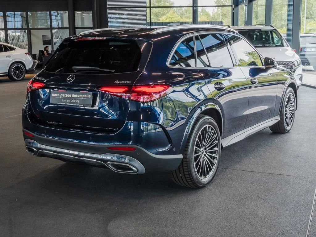 Mercedes-Benz-GLC 400 e-image-5