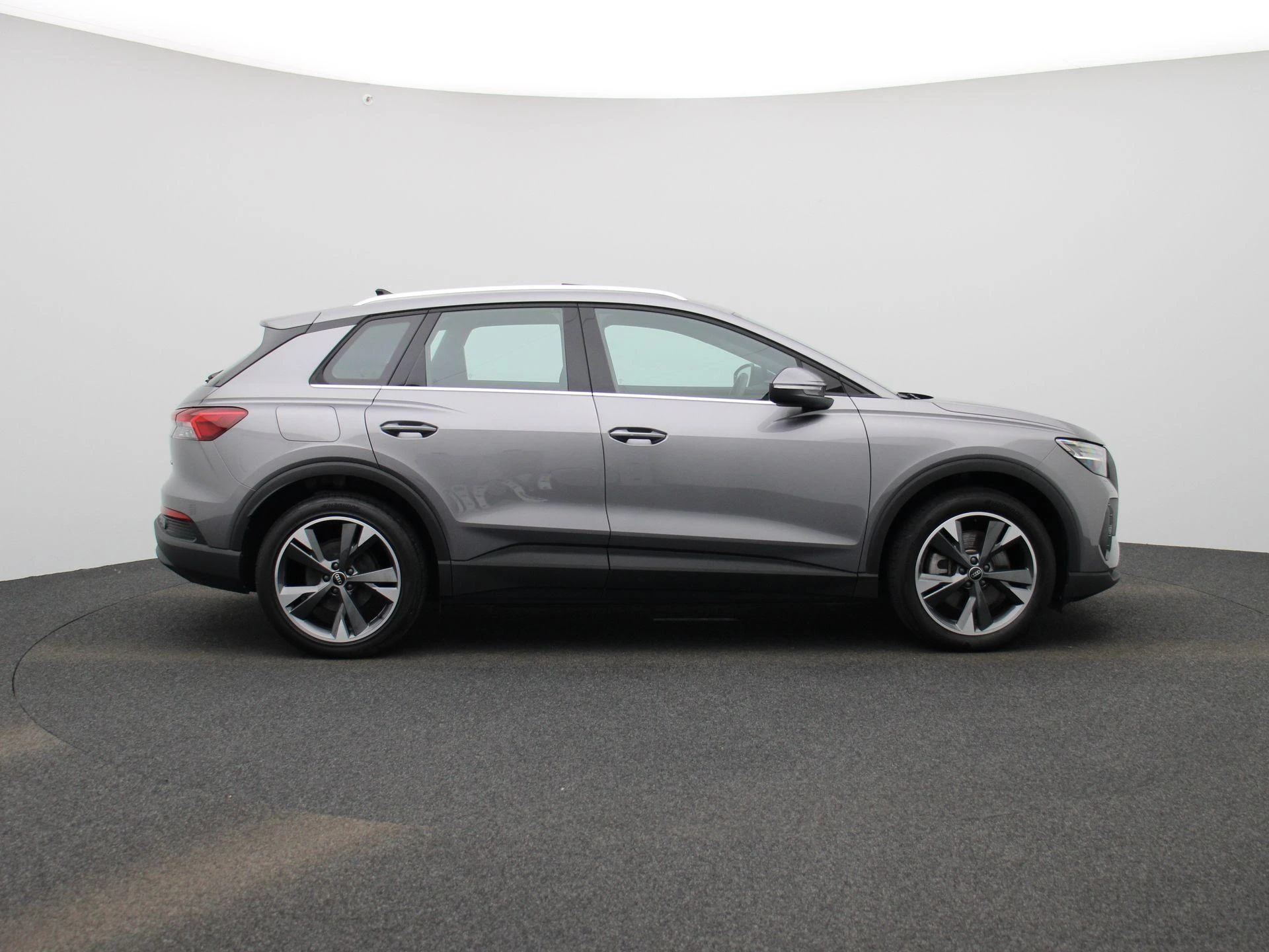 Audi-Q4 e-tron-image-5