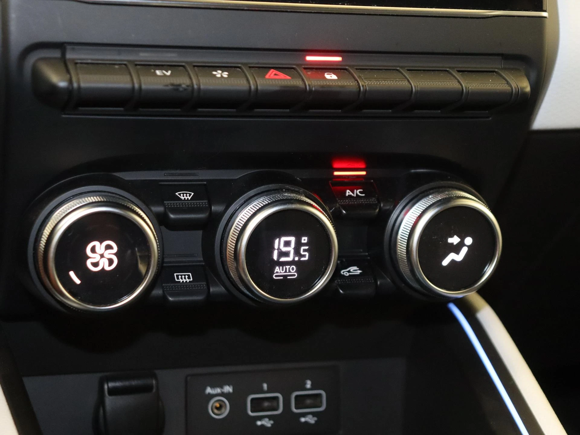 Renault-Clio-image-19