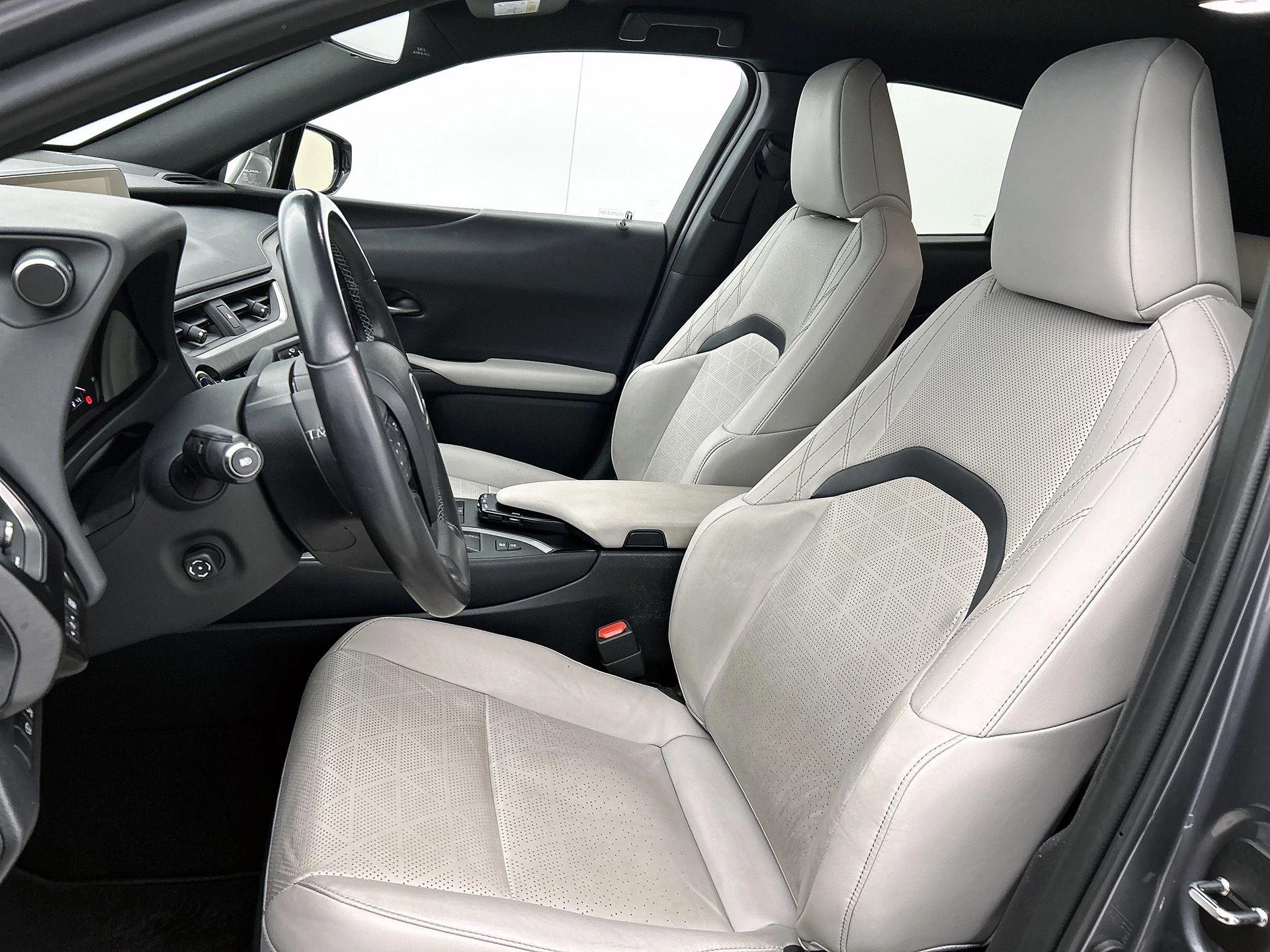 Lexus-UX-image-44