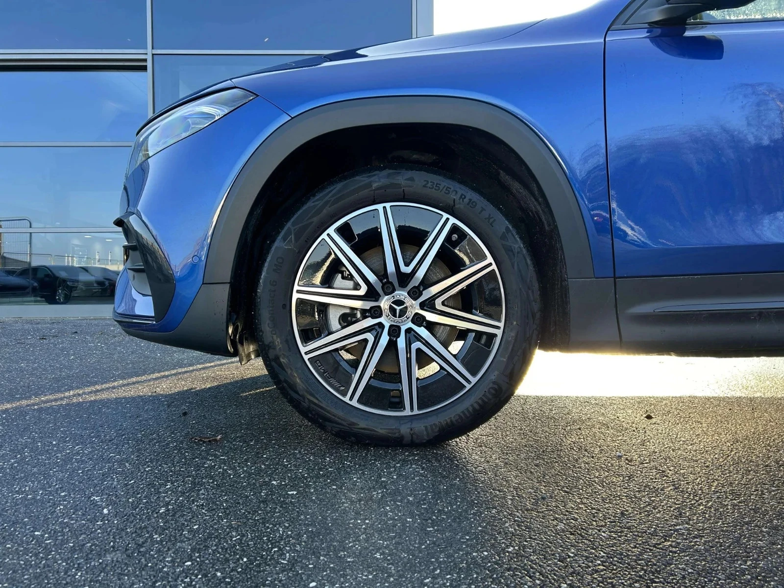 Mercedes-Benz-EQB-image-8