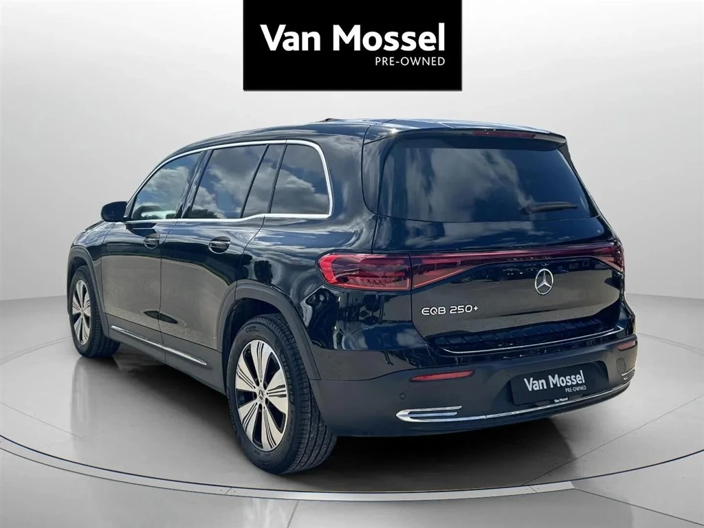 Mercedes-Benz-EQB-image-6