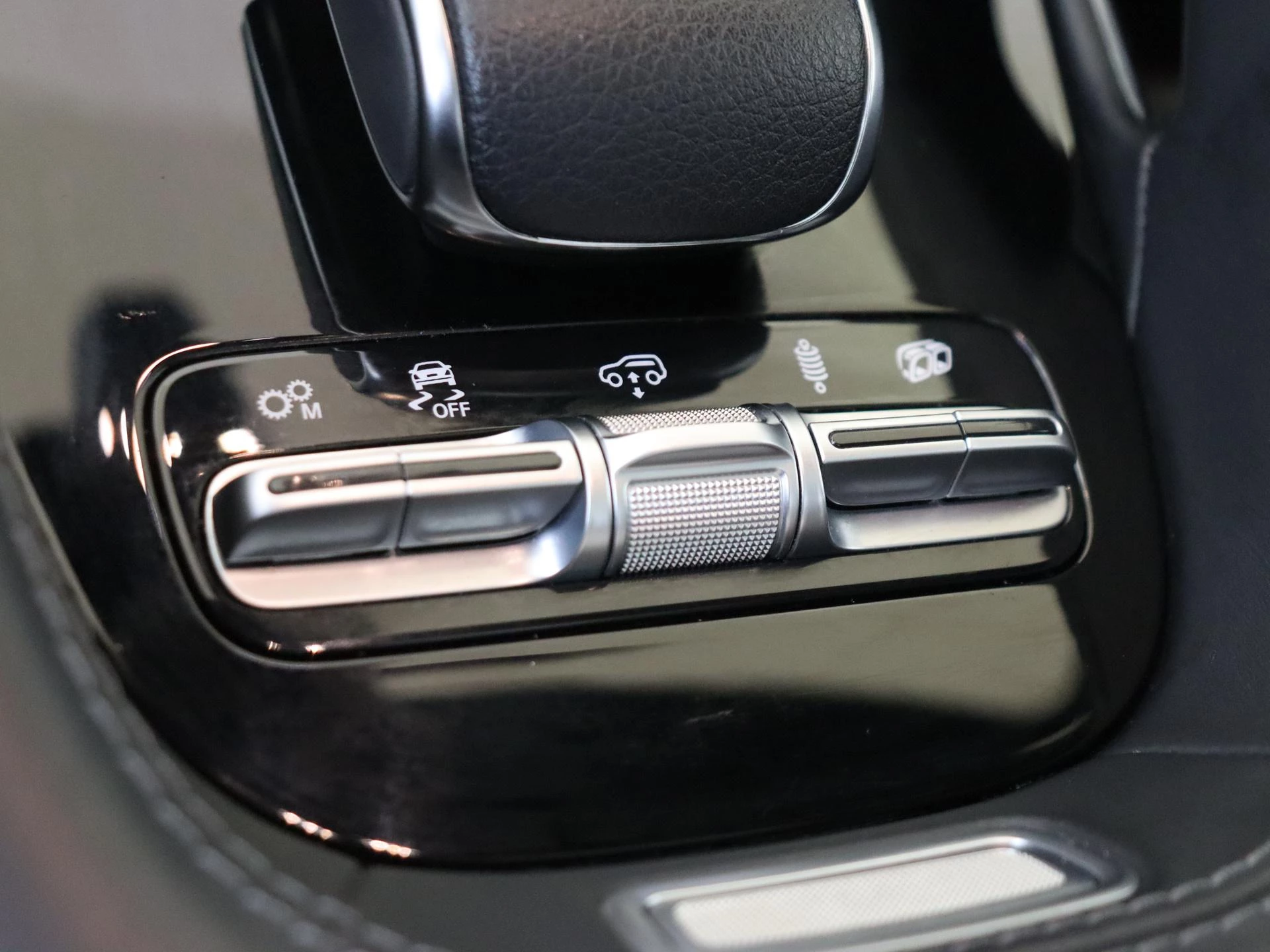 Mercedes-Benz-GLE-image-29