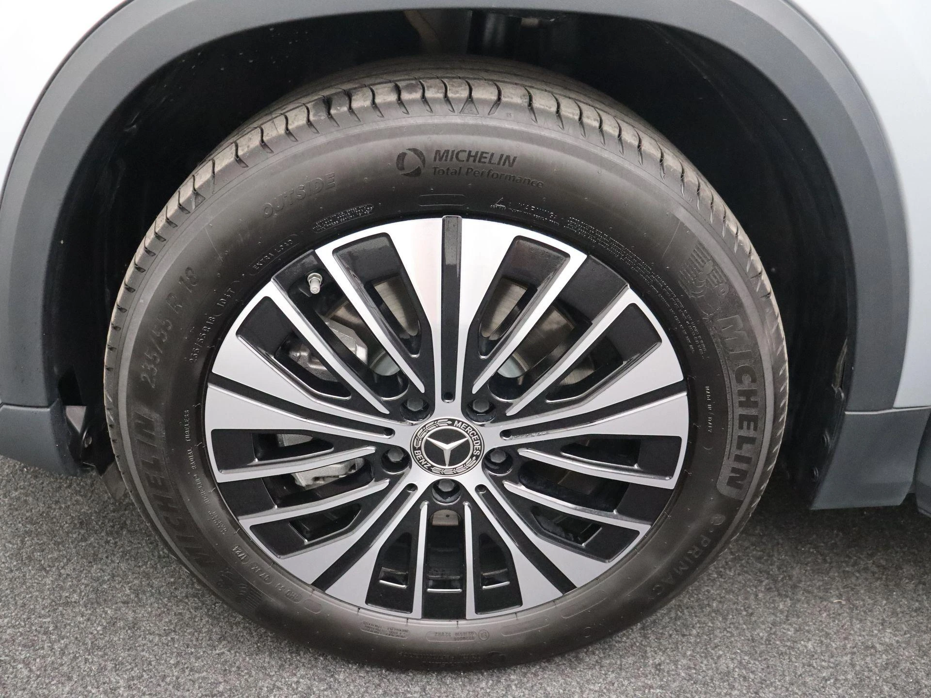 Mercedes-Benz-EQA-image-6