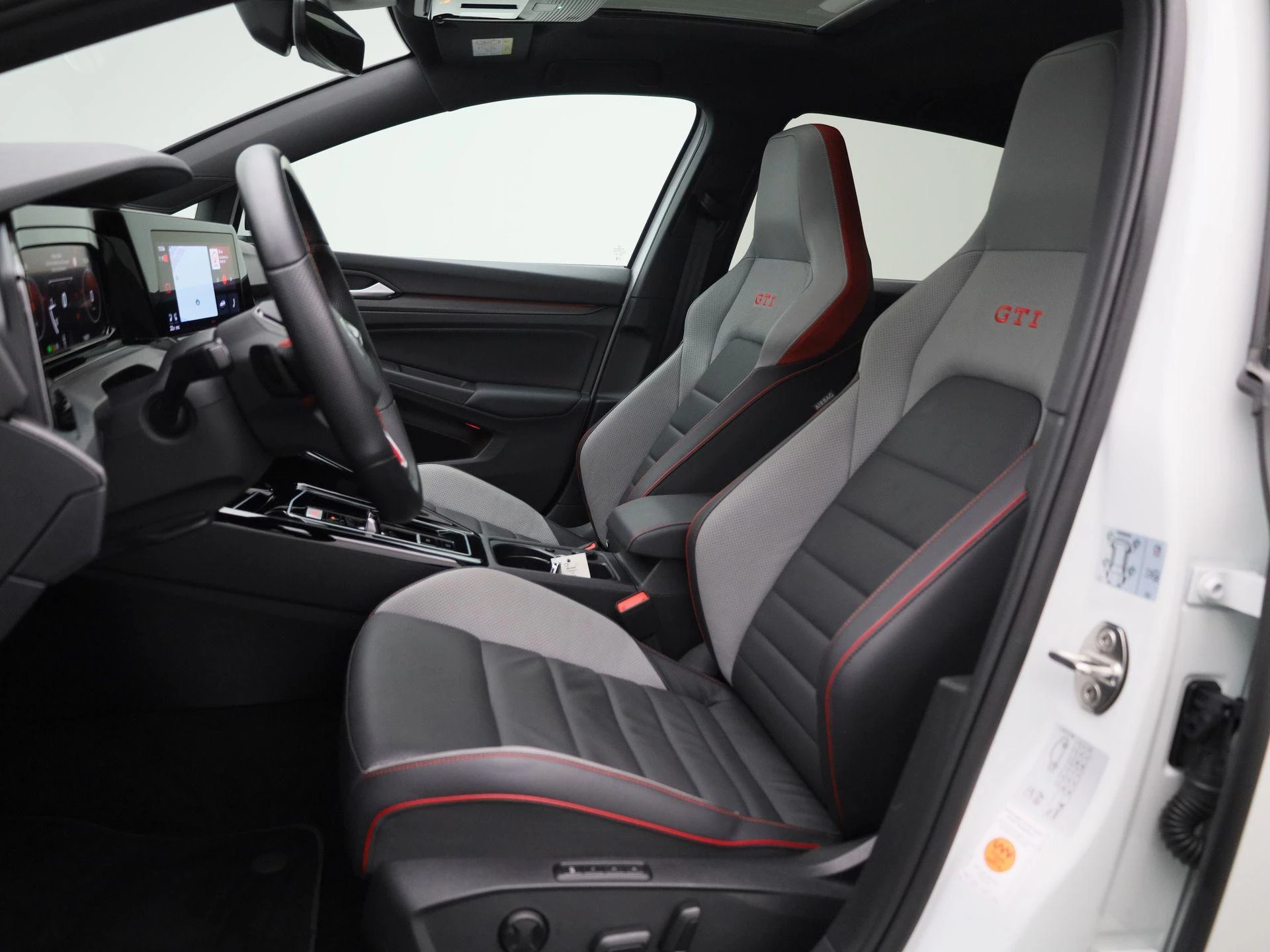 Volkswagen-Golf-image-7