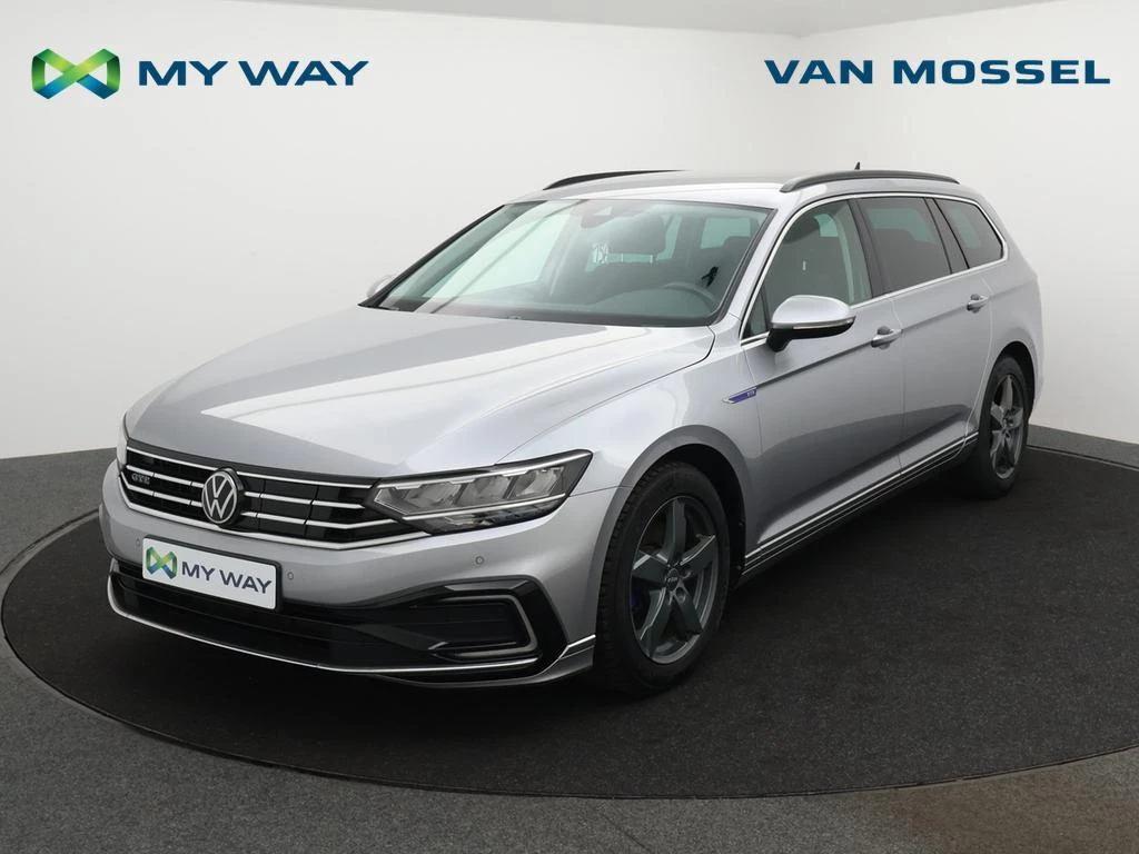 Volkswagen-Passat-image-0
