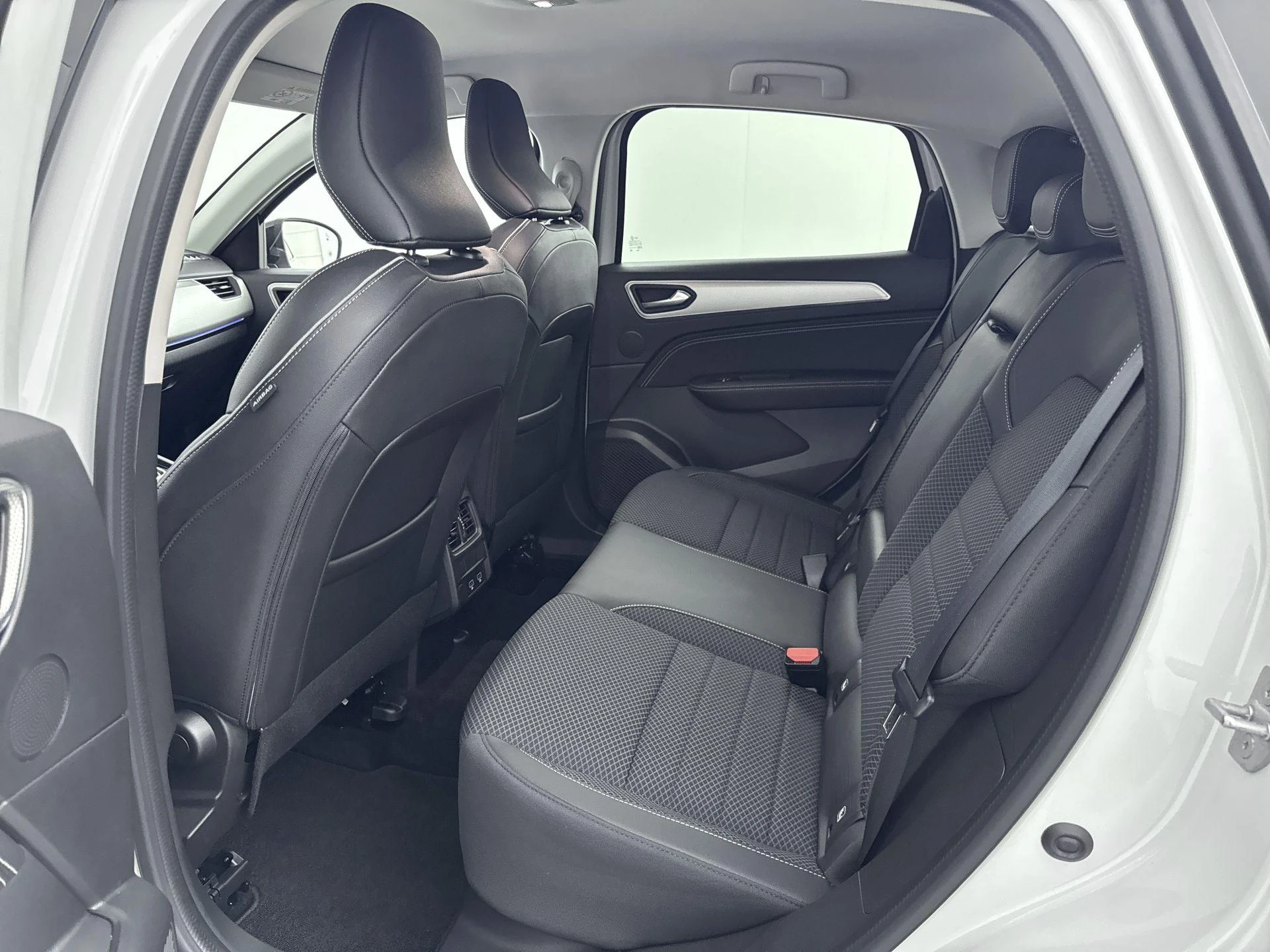 Renault-Arkana-image-25