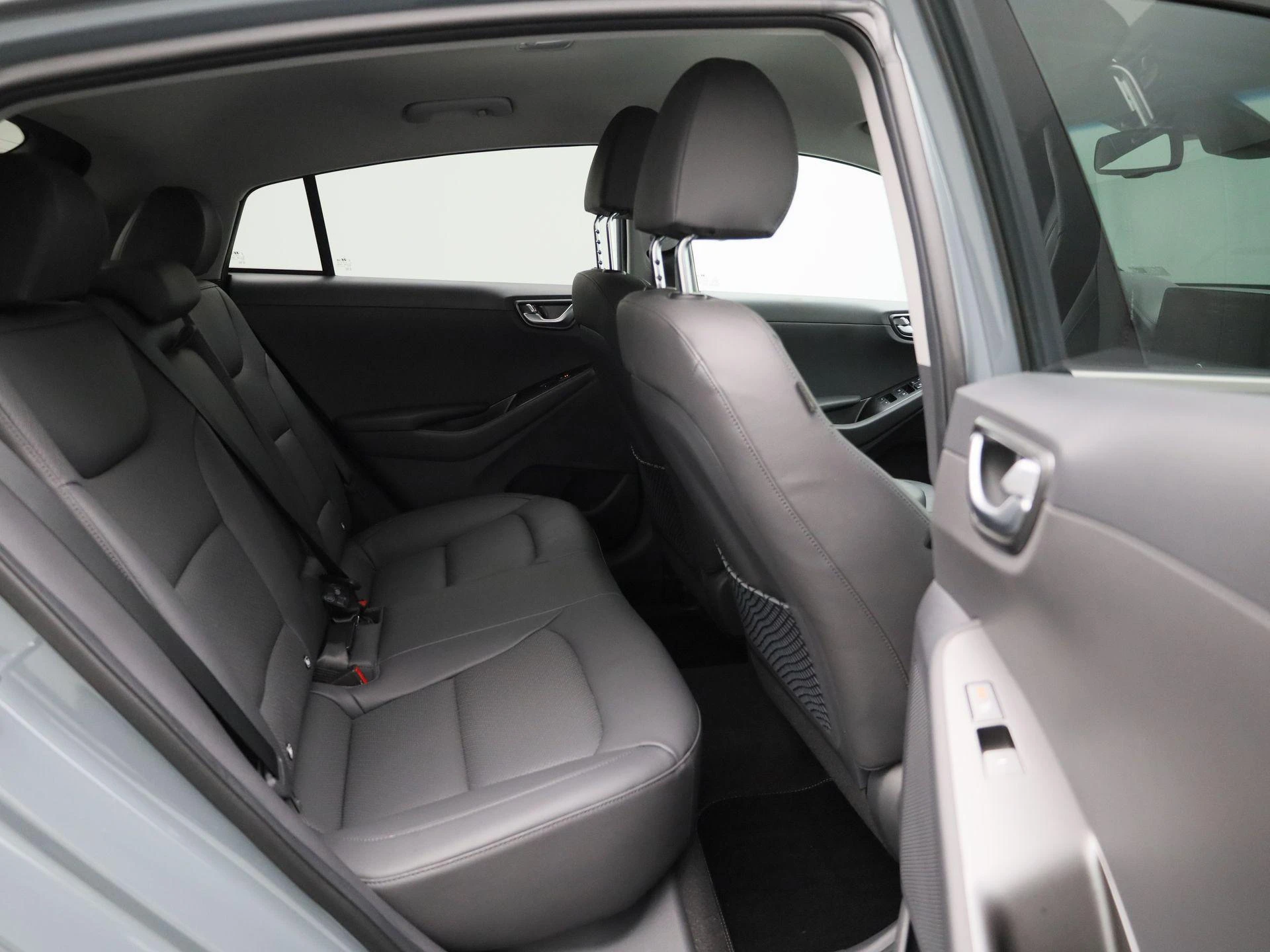 Hyundai-IONIQ-image-35