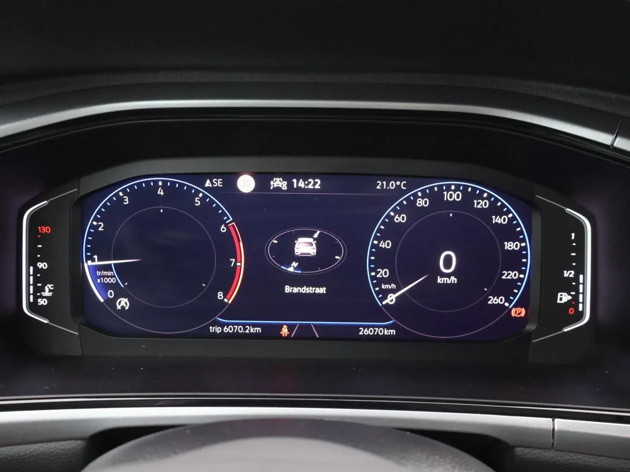 Volkswagen-T-Roc-image-6