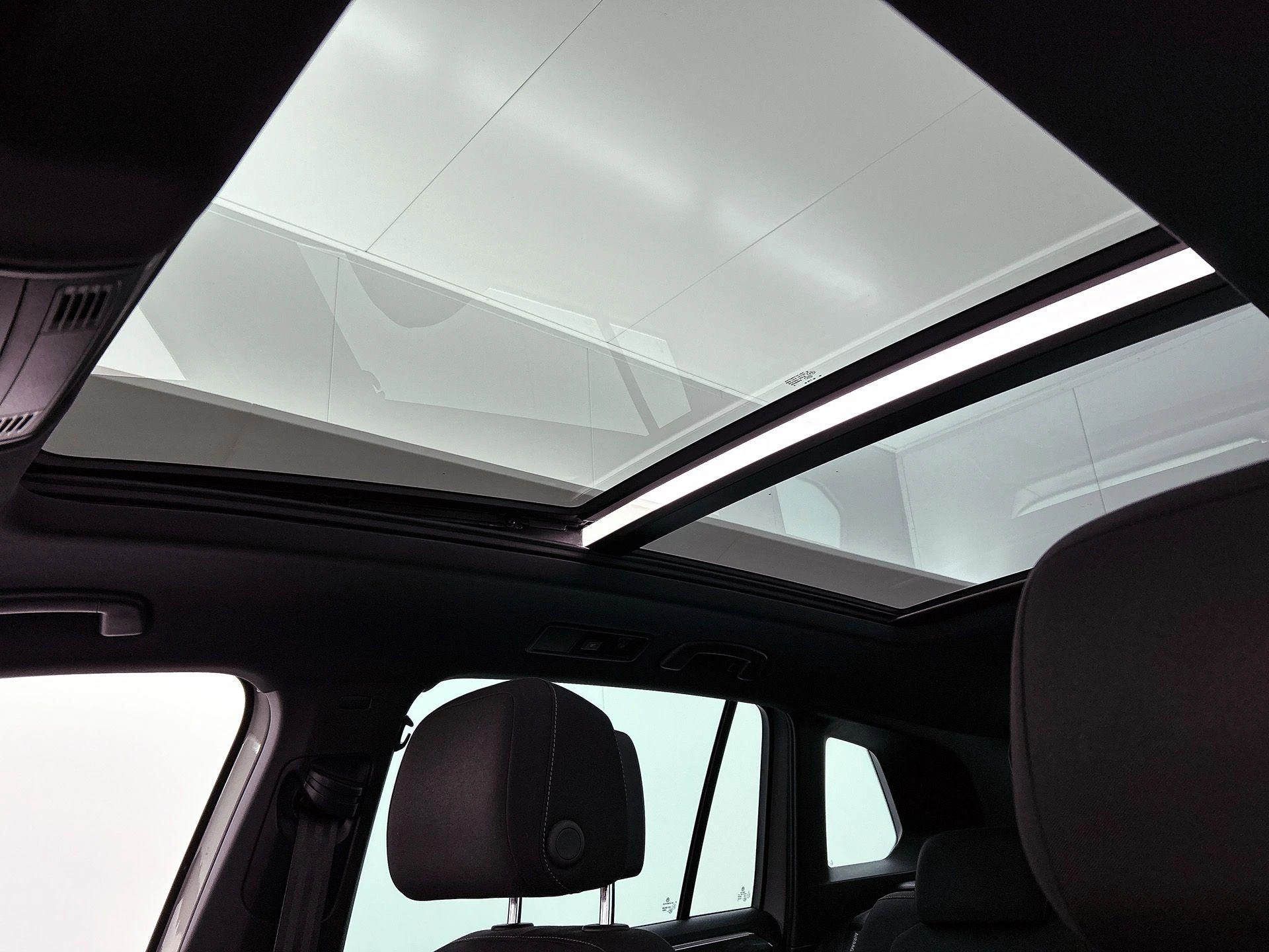 Volkswagen-Tiguan-image-44