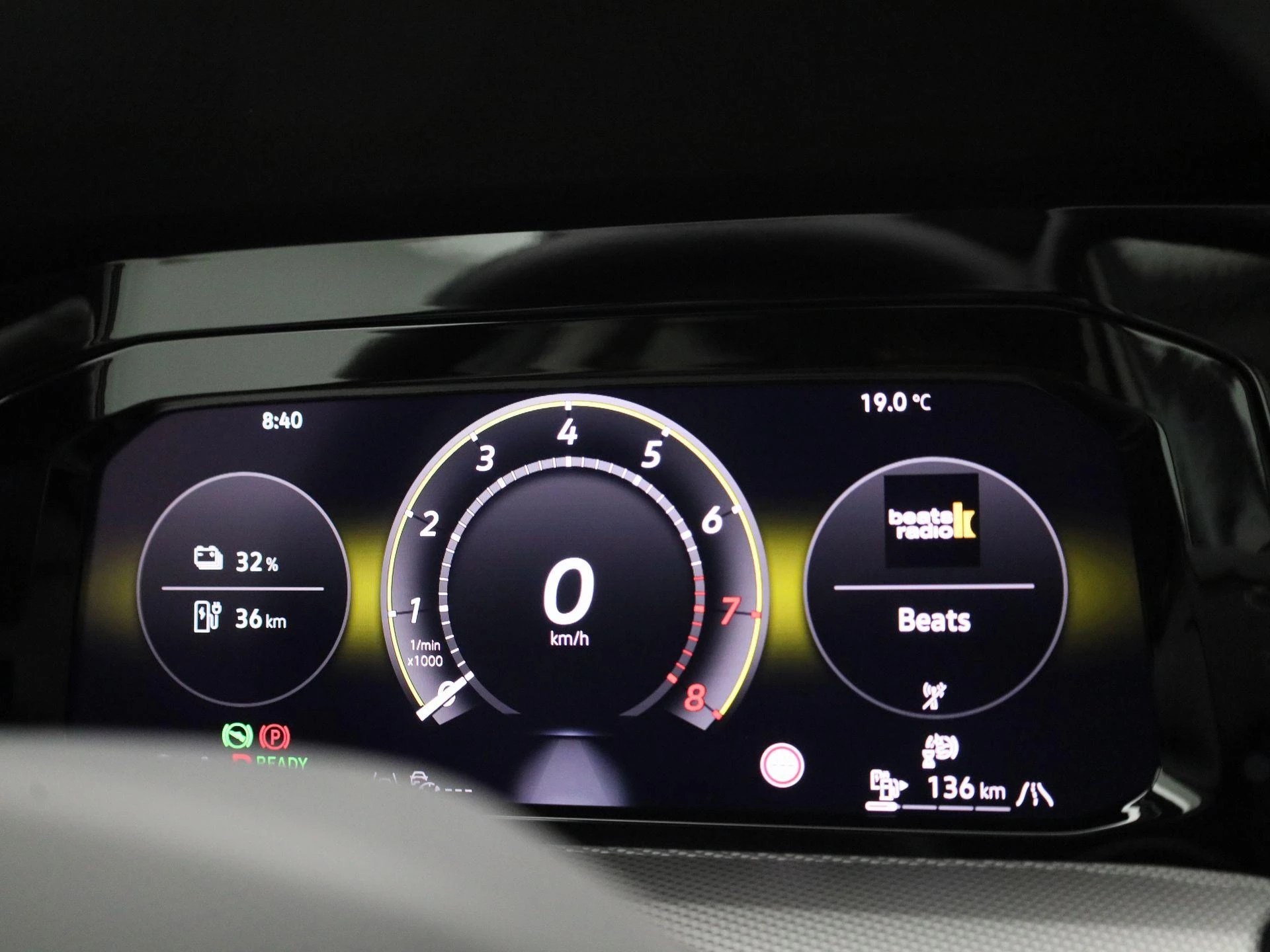 Volkswagen-Golf-image-26