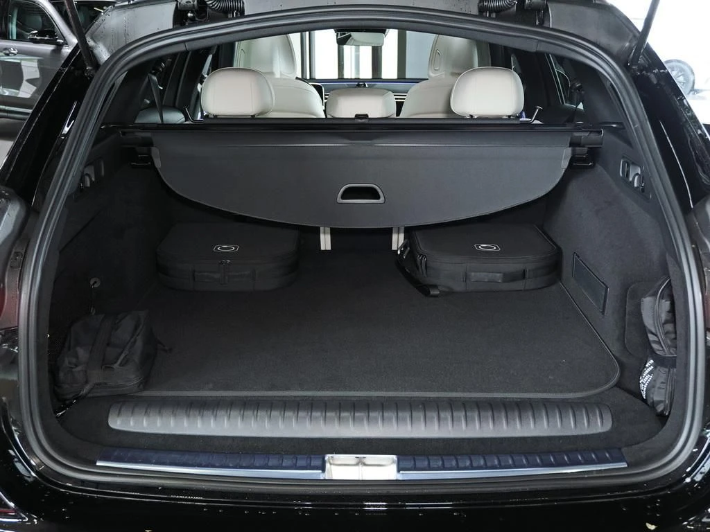 Mercedes-Benz-E-Klasse 300 de-image-17
