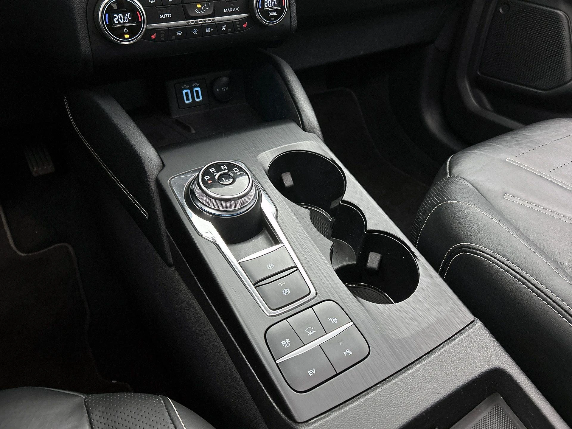 Ford-Kuga-image-35