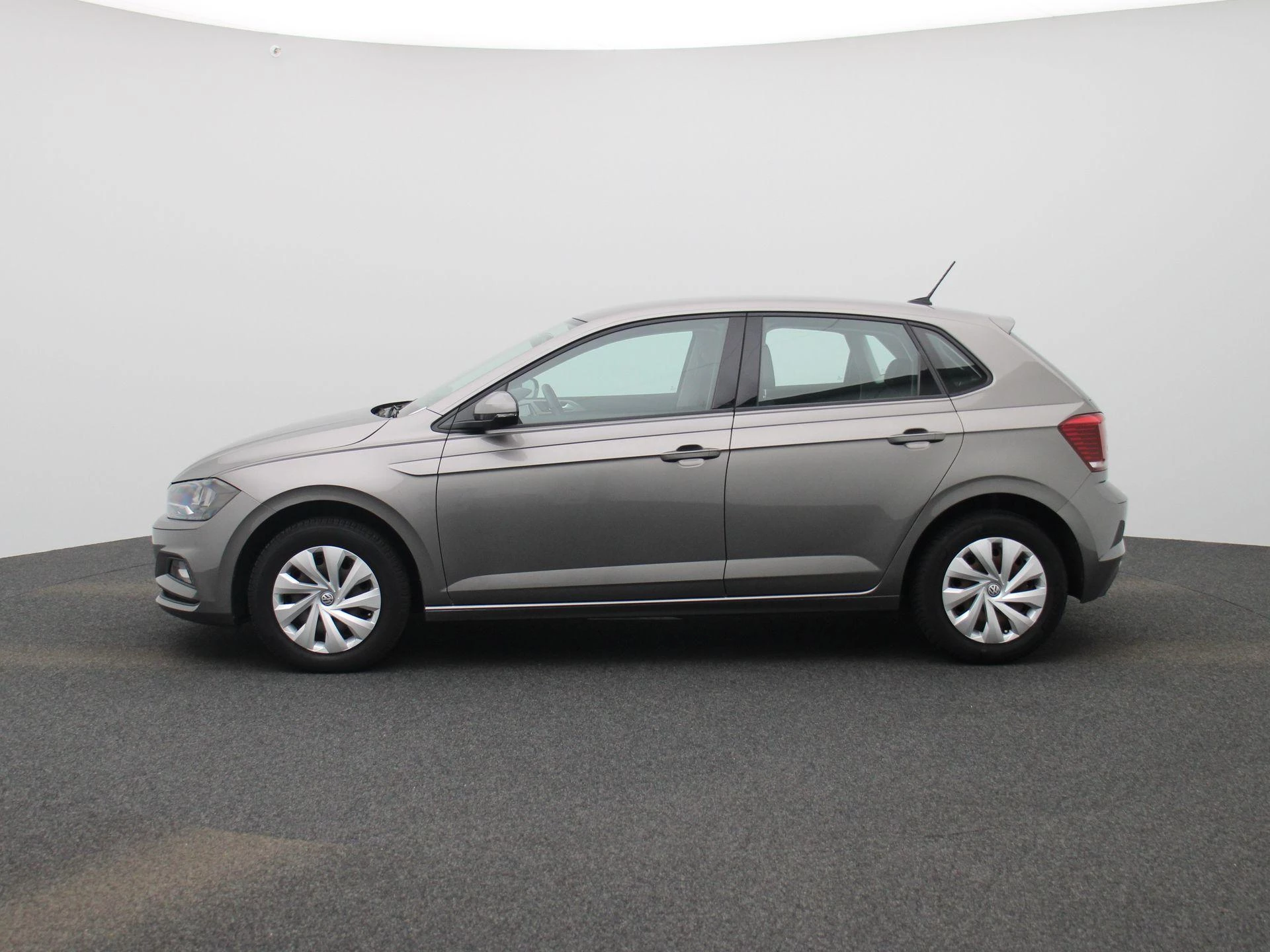Volkswagen-Polo-image-3