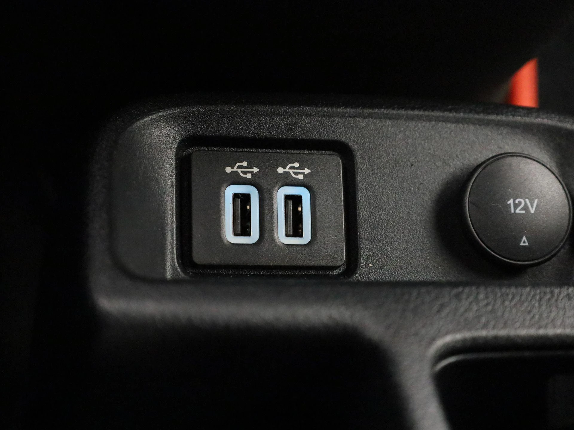 Ford-Transit Connect-image-28