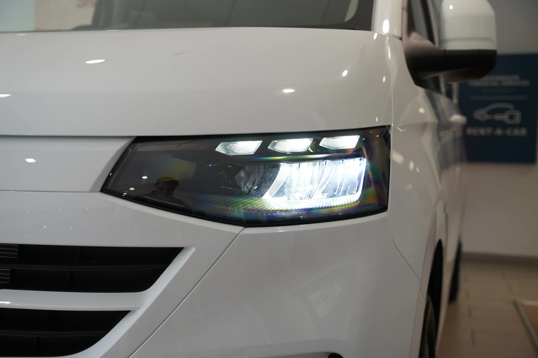 Volkswagen-Transporter-image-29