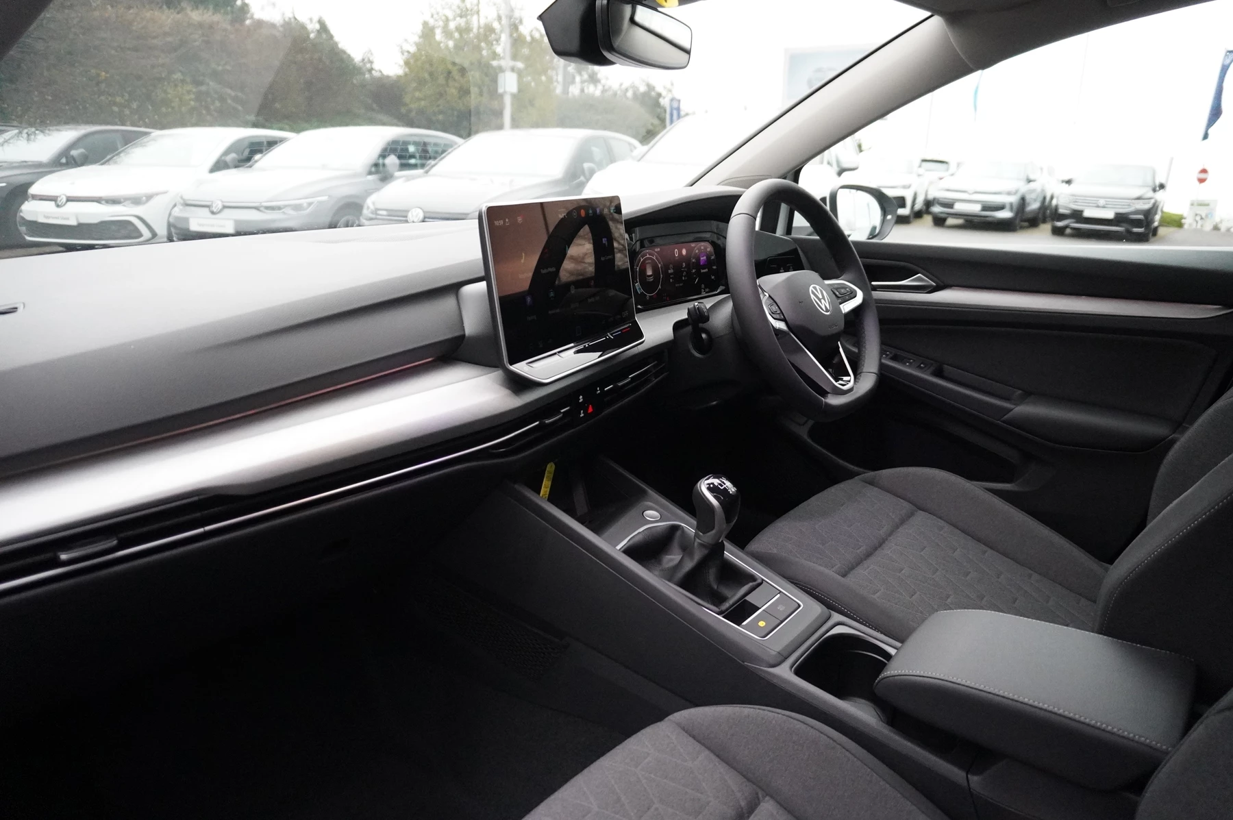 Volkswagen-Golf-image-1