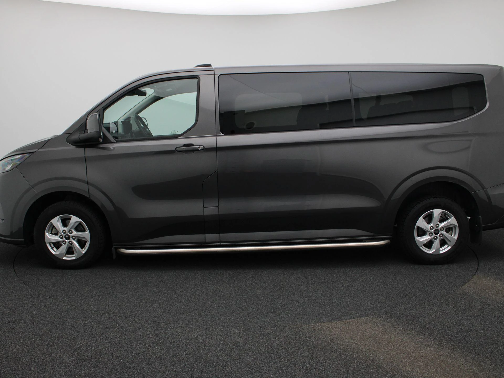 Ford-Transit Custom-image-3
