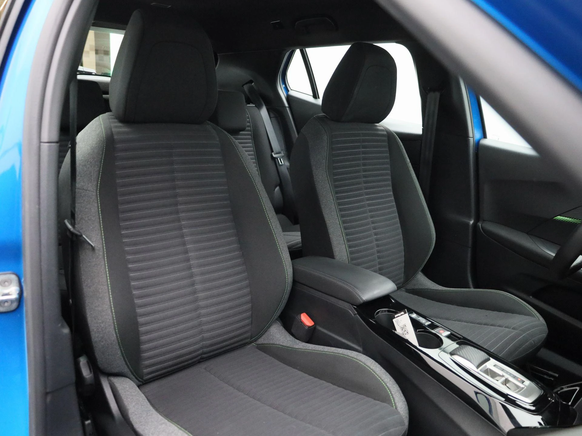 Peugeot-e-2008-image-34