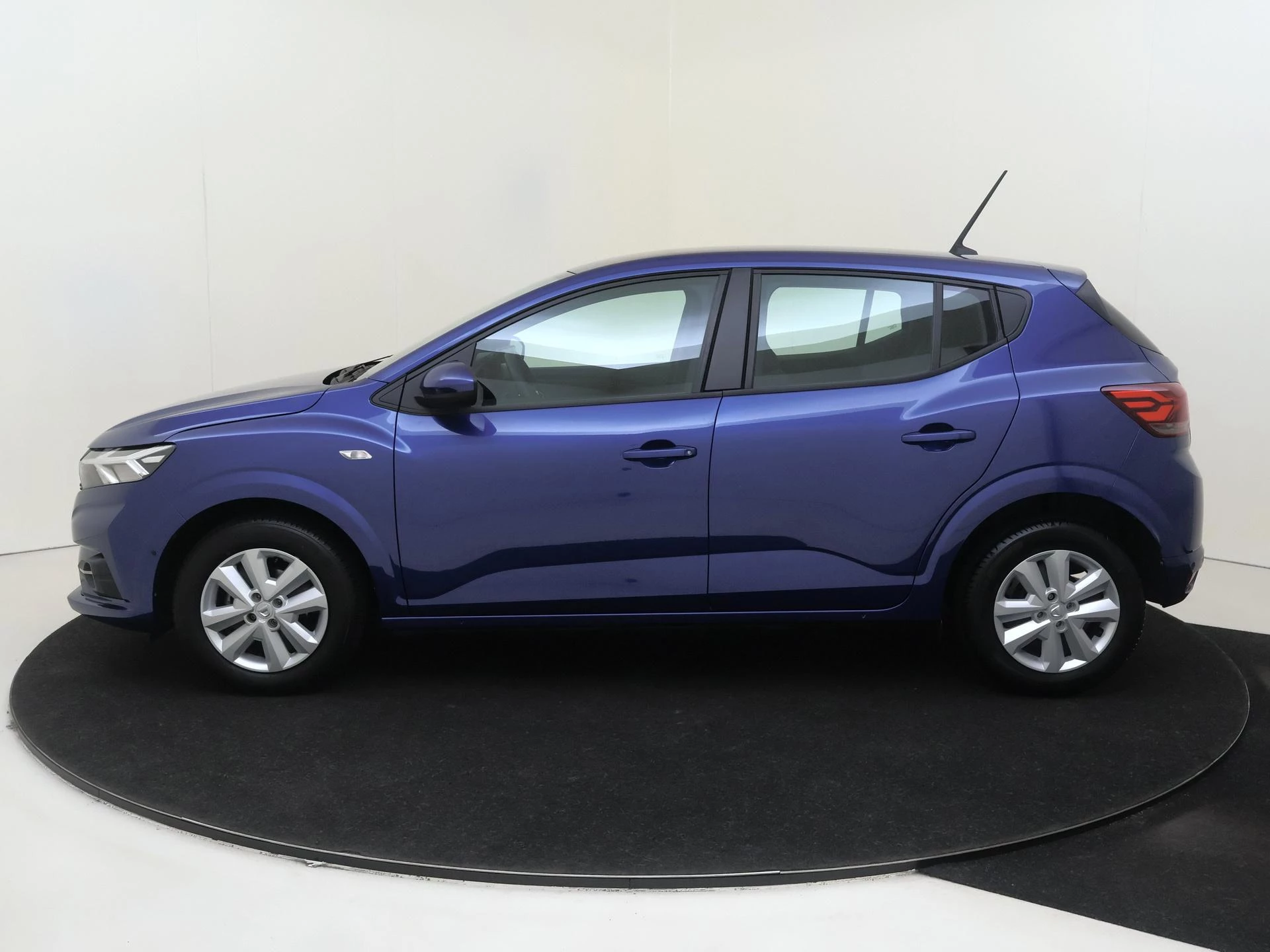 Dacia-Sandero-image-7