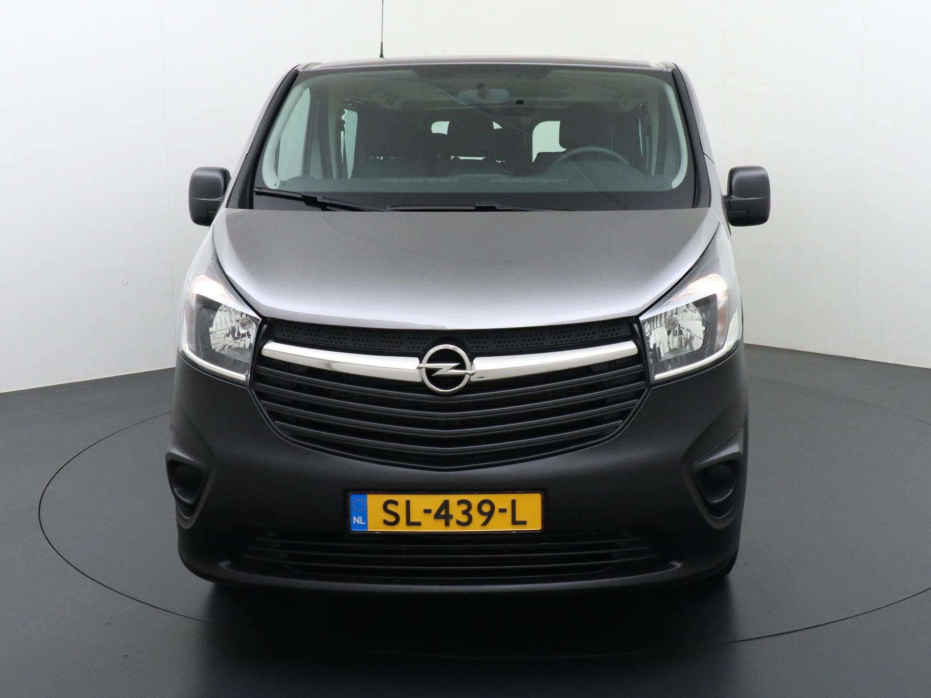 Opel-Vivaro-image-3