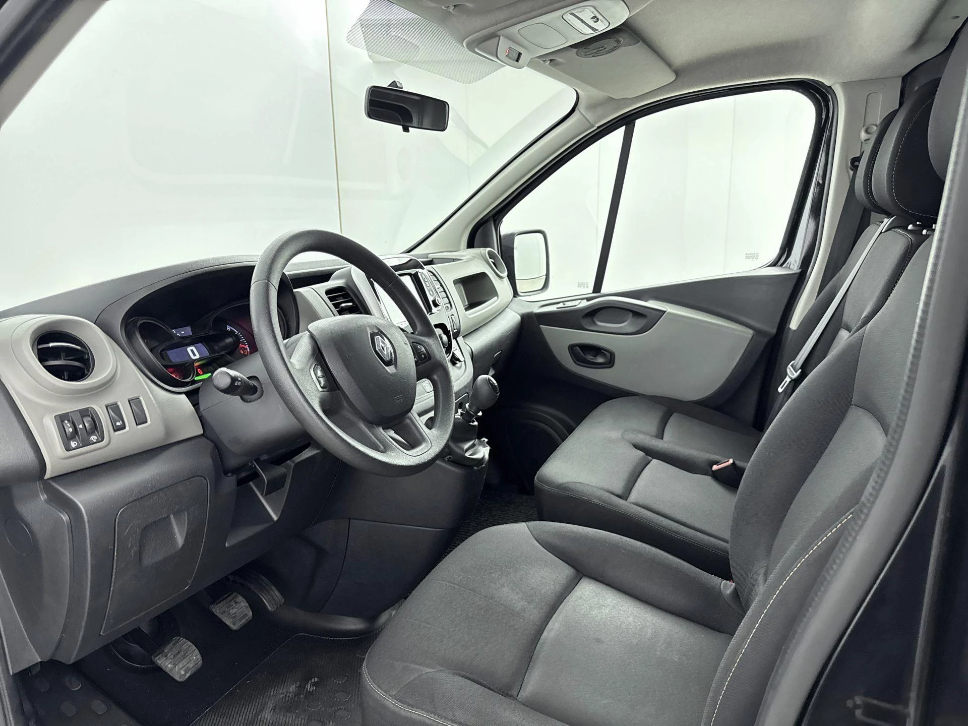 Renault-Trafic-image-9
