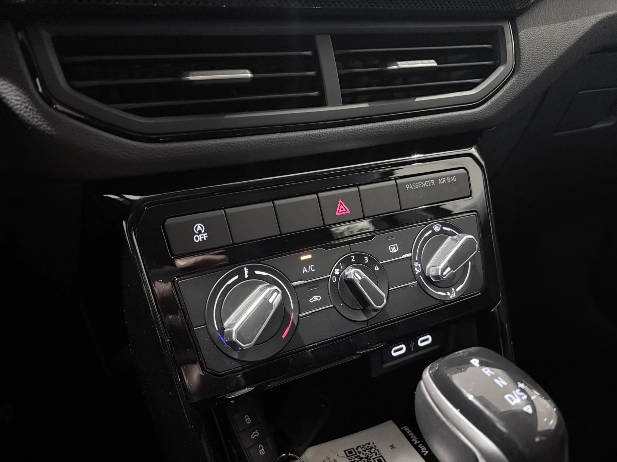 Volkswagen-T-Cross-image-24