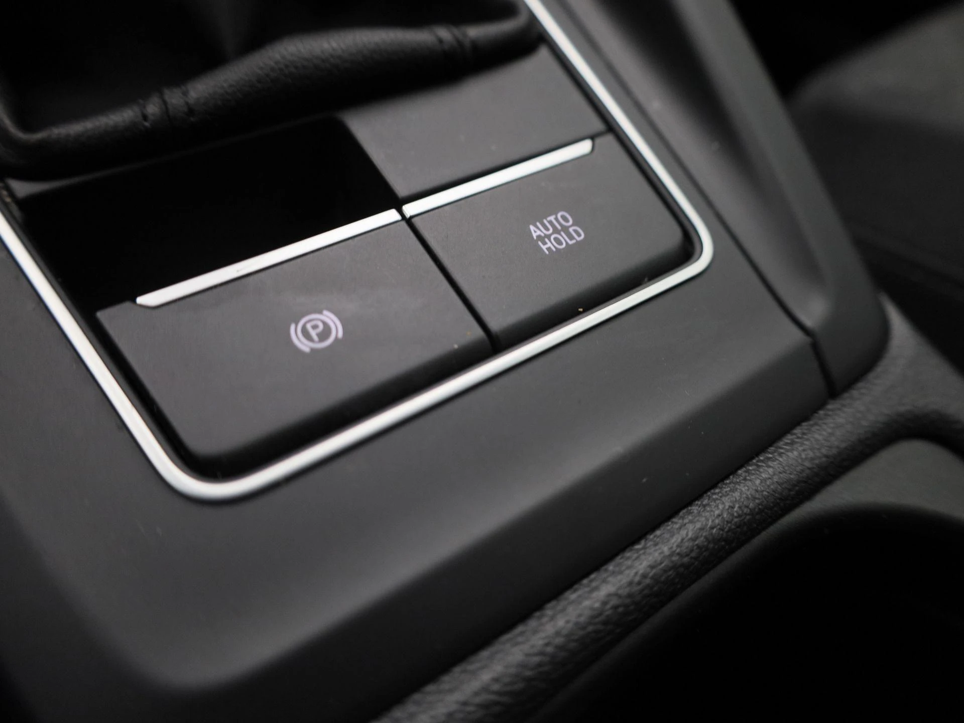 Volkswagen-Golf-image-24