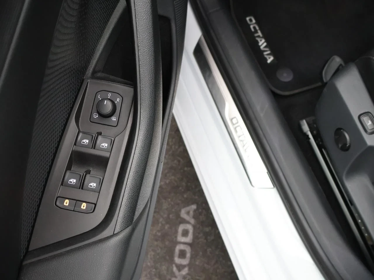 Škoda Octavia Combi PHEV Octavia PHEV 1.4TSI 204PK *AUTOMAAT*CAMERA*CRUISE*VIRTUAL COCKPIT*NAVI*APP-CONNECT*SFEERVERLICHTING*...*