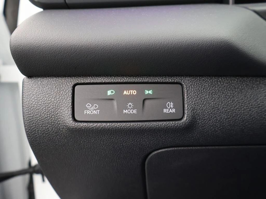Volkswagen-T-Roc-image-24