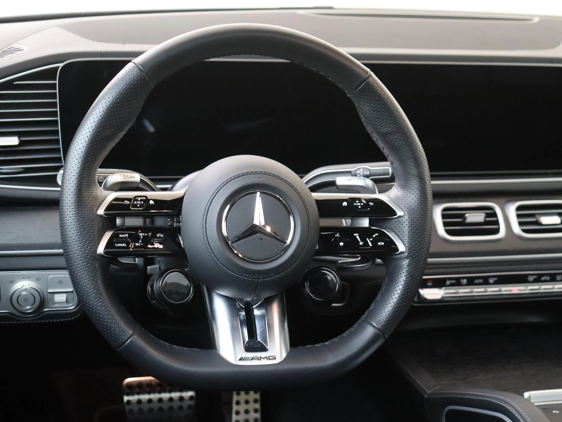 Mercedes-Benz-GLE-image-17